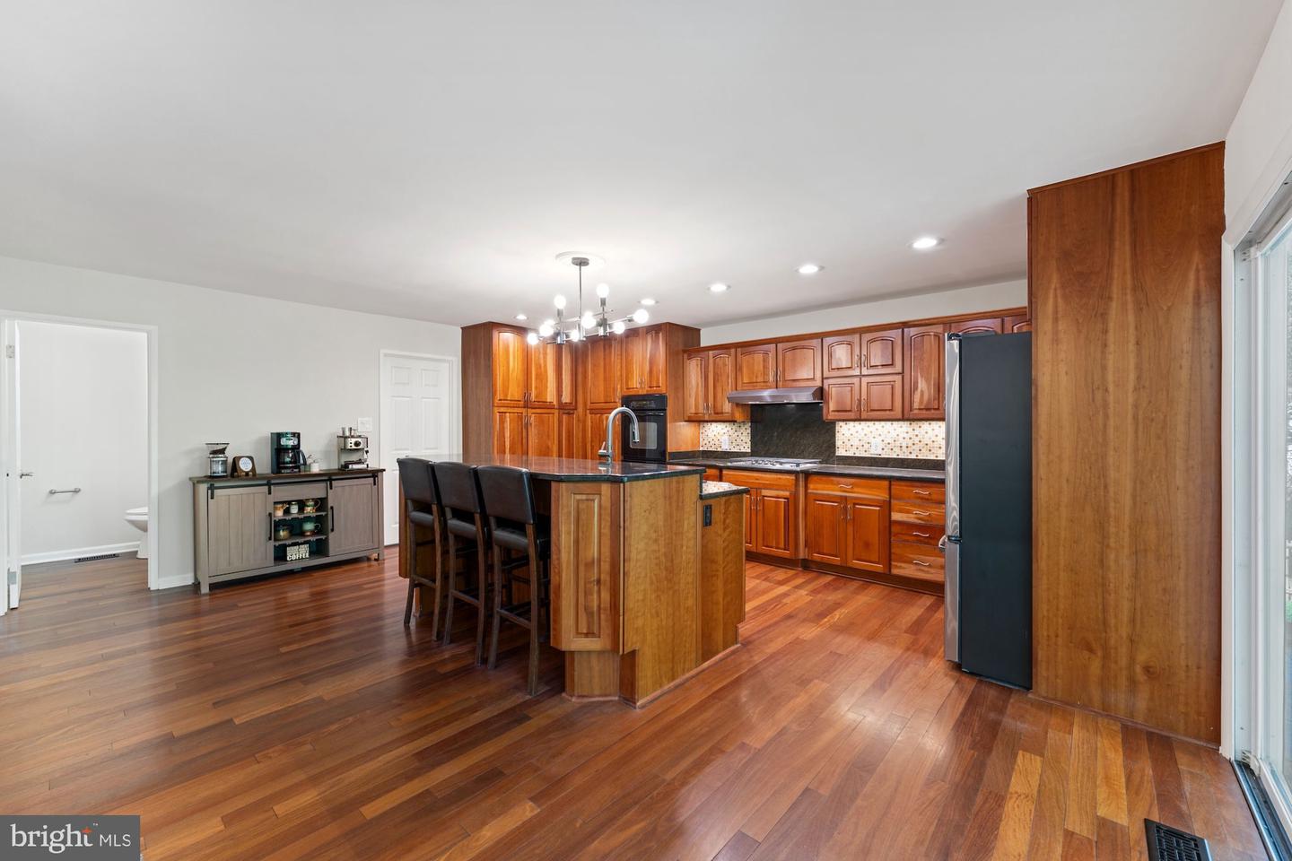 8715 LITWALTON CT, VIENNA, Virginia 22182, 5 Bedrooms Bedrooms, ,3 BathroomsBathrooms,Residential,For sale,8715 LITWALTON CT,VAFX2236410 MLS # VAFX2236410