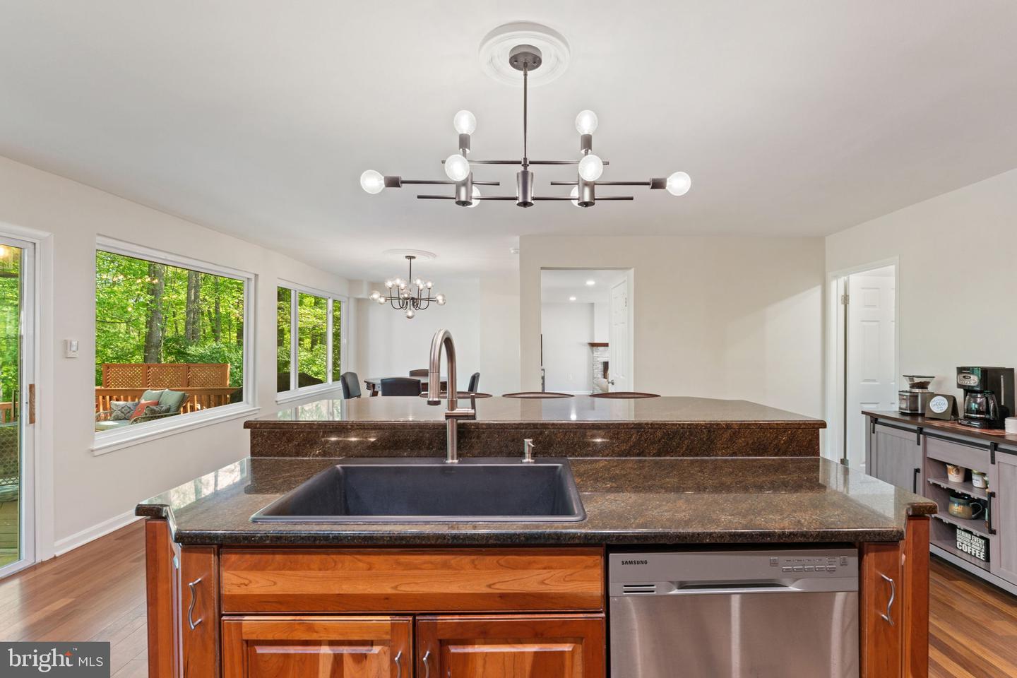 8715 LITWALTON CT, VIENNA, Virginia 22182, 5 Bedrooms Bedrooms, ,3 BathroomsBathrooms,Residential,For sale,8715 LITWALTON CT,VAFX2236410 MLS # VAFX2236410