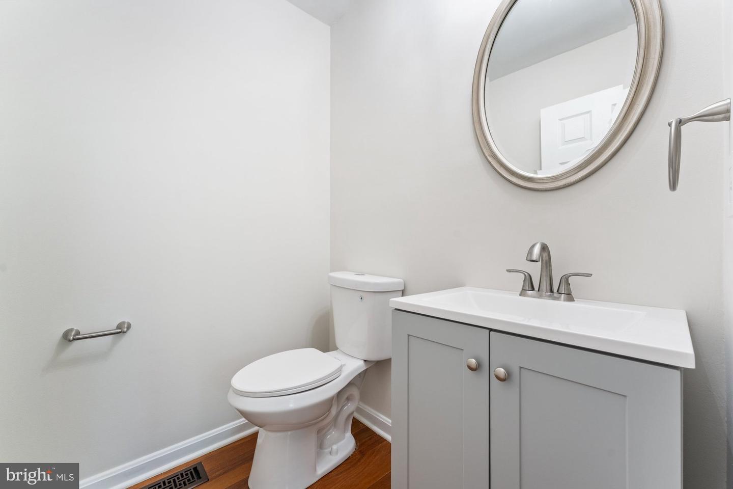 8715 LITWALTON CT, VIENNA, Virginia 22182, 5 Bedrooms Bedrooms, ,3 BathroomsBathrooms,Residential,For sale,8715 LITWALTON CT,VAFX2236410 MLS # VAFX2236410