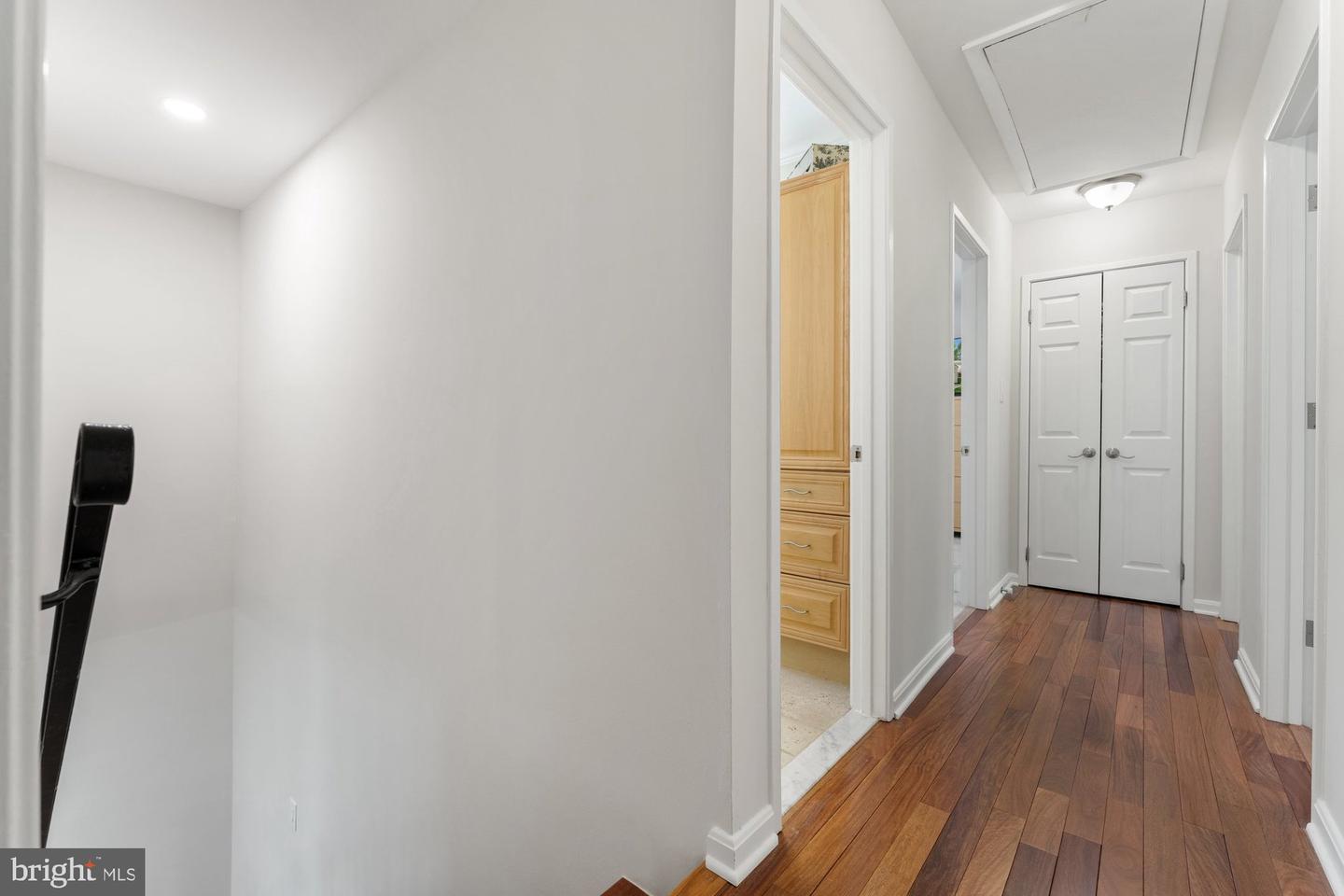 8715 LITWALTON CT, VIENNA, Virginia 22182, 5 Bedrooms Bedrooms, ,3 BathroomsBathrooms,Residential,For sale,8715 LITWALTON CT,VAFX2236410 MLS # VAFX2236410