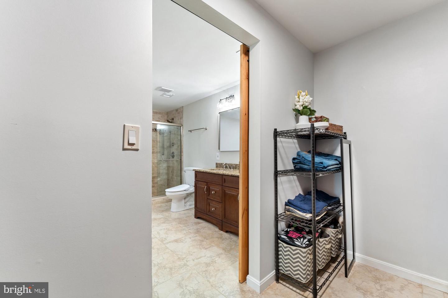 8715 LITWALTON CT, VIENNA, Virginia 22182, 5 Bedrooms Bedrooms, ,3 BathroomsBathrooms,Residential,For sale,8715 LITWALTON CT,VAFX2236410 MLS # VAFX2236410