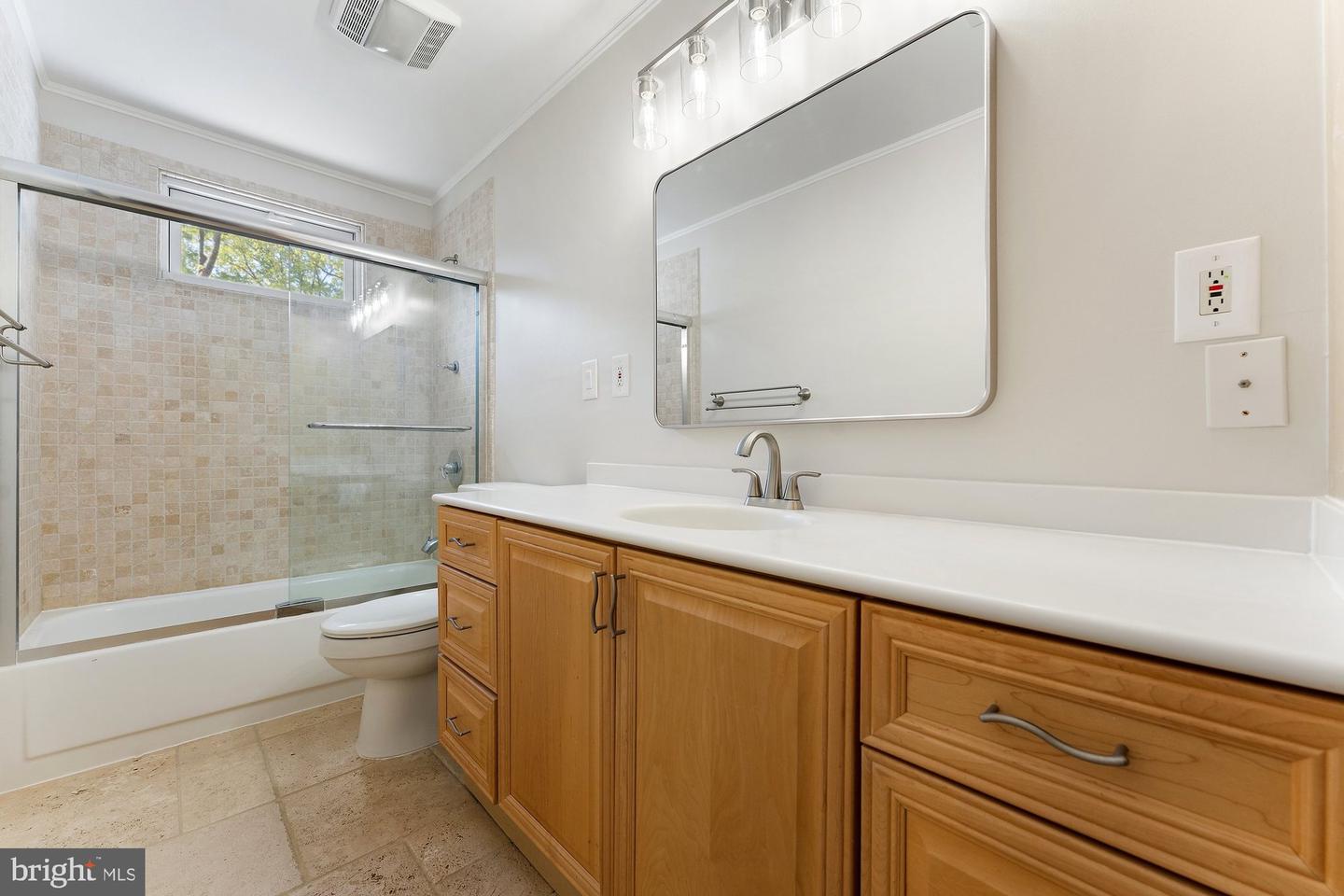 8715 LITWALTON CT, VIENNA, Virginia 22182, 5 Bedrooms Bedrooms, ,3 BathroomsBathrooms,Residential,For sale,8715 LITWALTON CT,VAFX2236410 MLS # VAFX2236410