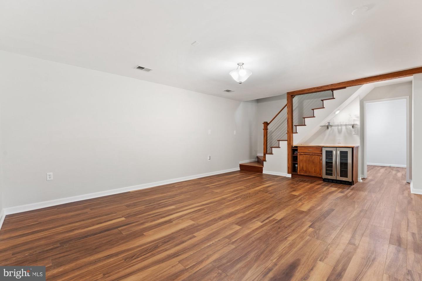 8715 LITWALTON CT, VIENNA, Virginia 22182, 5 Bedrooms Bedrooms, ,3 BathroomsBathrooms,Residential,For sale,8715 LITWALTON CT,VAFX2236410 MLS # VAFX2236410