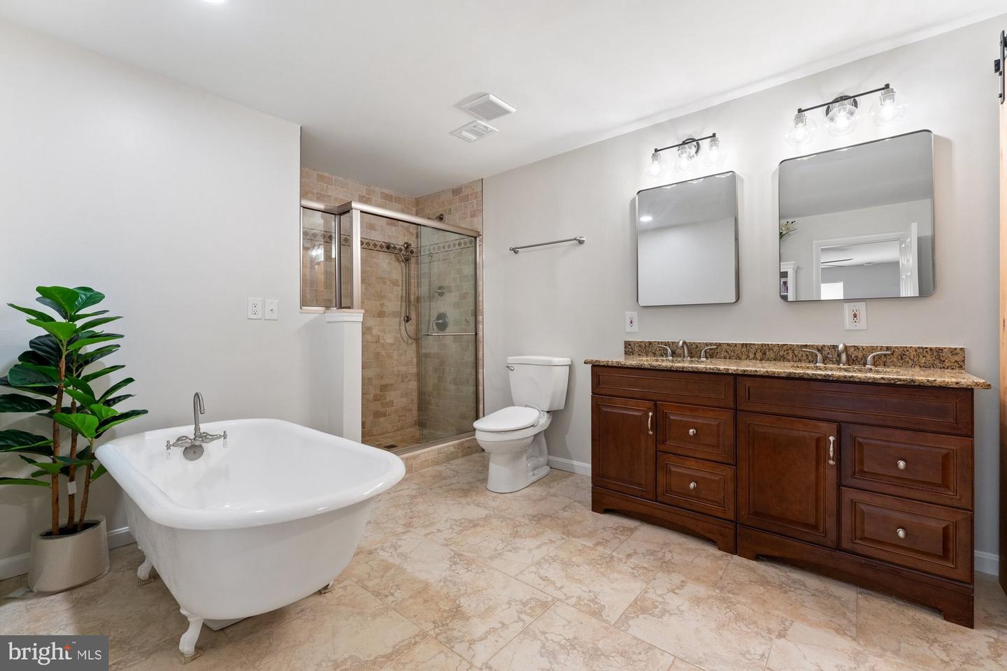8715 LITWALTON CT, VIENNA, Virginia 22182, 5 Bedrooms Bedrooms, ,3 BathroomsBathrooms,Residential,For sale,8715 LITWALTON CT,VAFX2236410 MLS # VAFX2236410