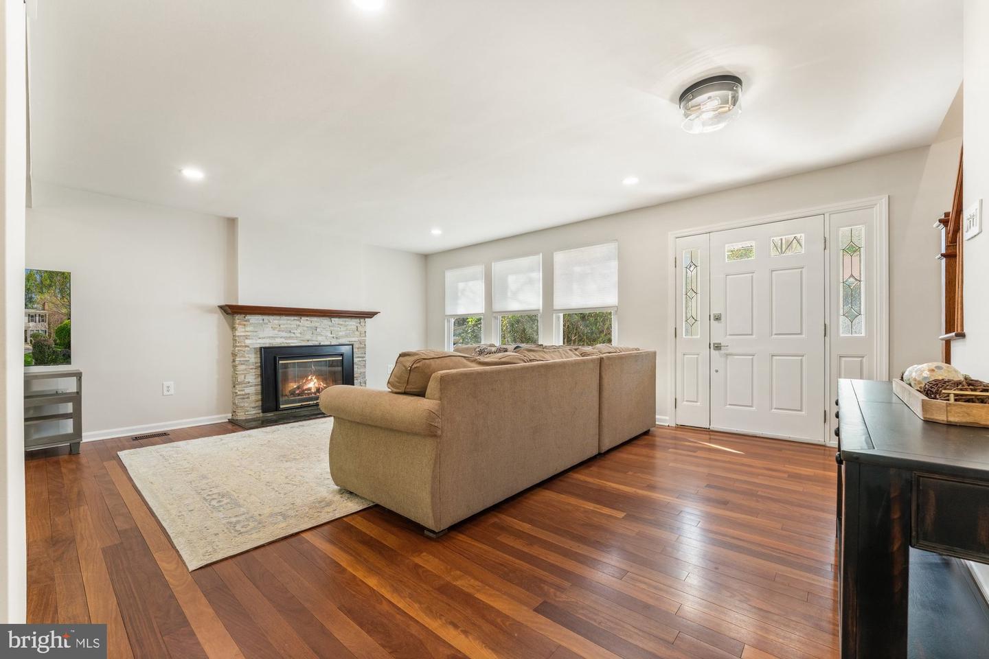8715 LITWALTON CT, VIENNA, Virginia 22182, 5 Bedrooms Bedrooms, ,3 BathroomsBathrooms,Residential,For sale,8715 LITWALTON CT,VAFX2236410 MLS # VAFX2236410