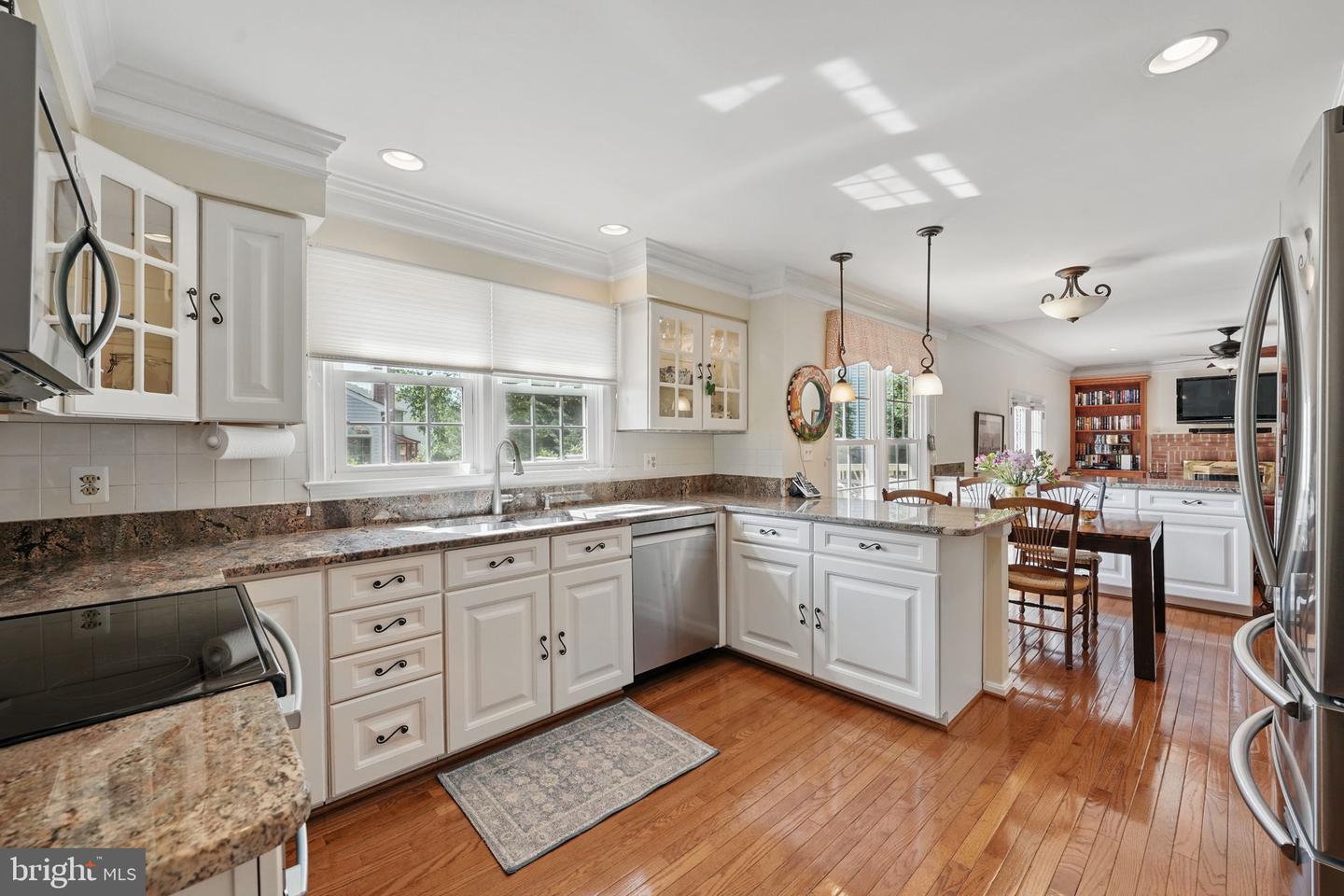 13461 POINT PLEASANT DR, CHANTILLY, Virginia 20151, 5 Bedrooms Bedrooms, ,3 BathroomsBathrooms,Residential,For sale,13461 POINT PLEASANT DR,VAFX2236428 MLS # VAFX2236428