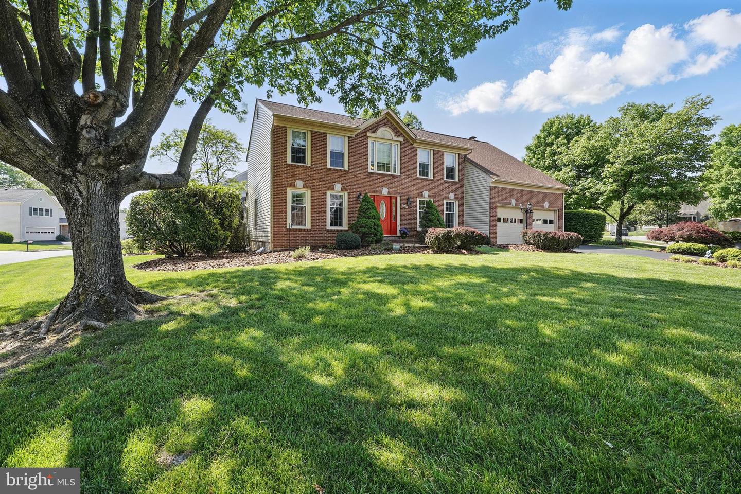 13461 POINT PLEASANT DR, CHANTILLY, Virginia 20151, 5 Bedrooms Bedrooms, ,3 BathroomsBathrooms,Residential,For sale,13461 POINT PLEASANT DR,VAFX2236428 MLS # VAFX2236428