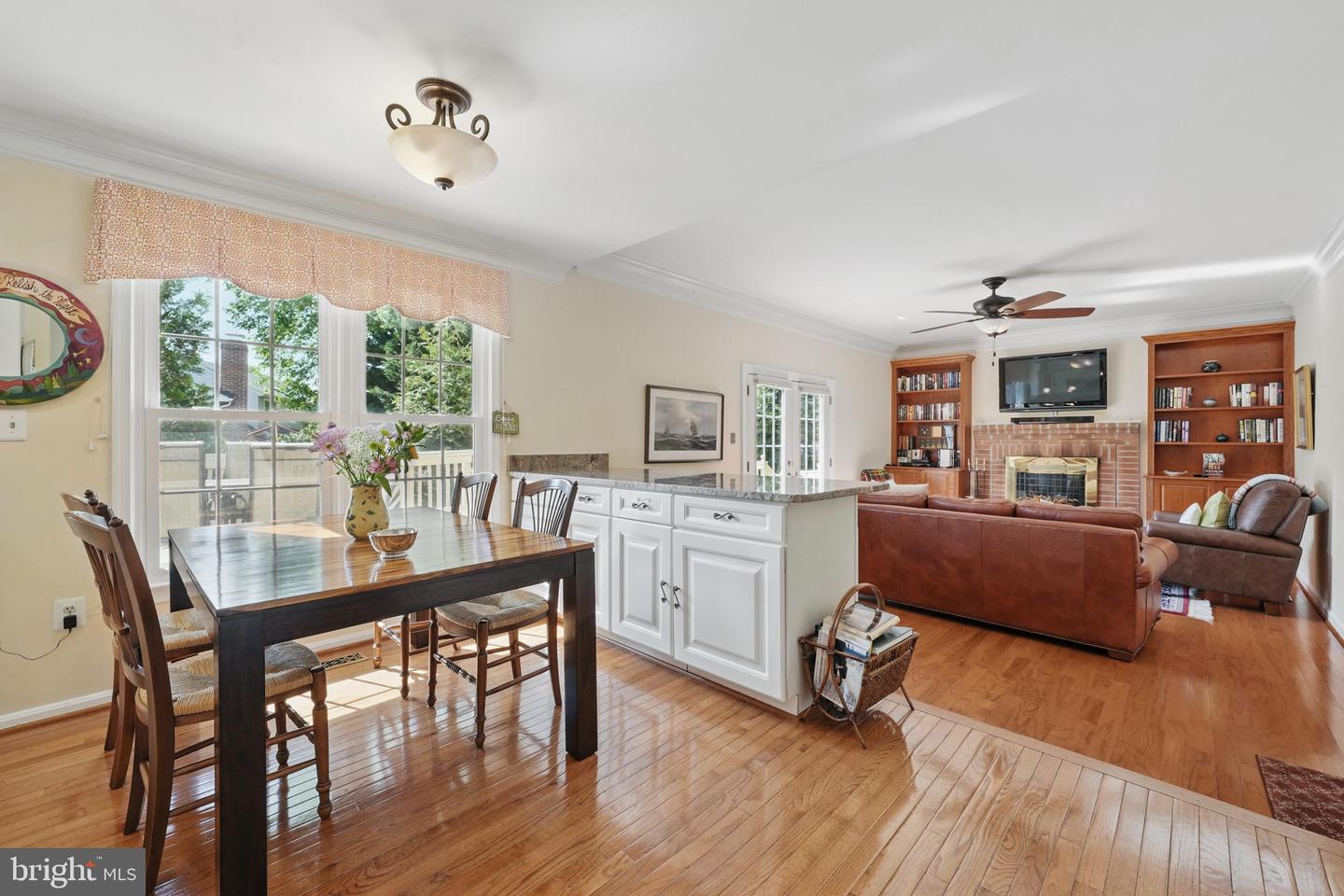 13461 POINT PLEASANT DR, CHANTILLY, Virginia 20151, 5 Bedrooms Bedrooms, ,3 BathroomsBathrooms,Residential,For sale,13461 POINT PLEASANT DR,VAFX2236428 MLS # VAFX2236428
