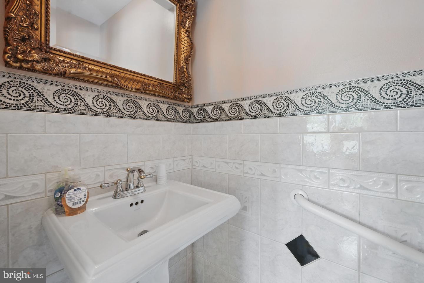 13461 POINT PLEASANT DR, CHANTILLY, Virginia 20151, 5 Bedrooms Bedrooms, ,3 BathroomsBathrooms,Residential,For sale,13461 POINT PLEASANT DR,VAFX2236428 MLS # VAFX2236428