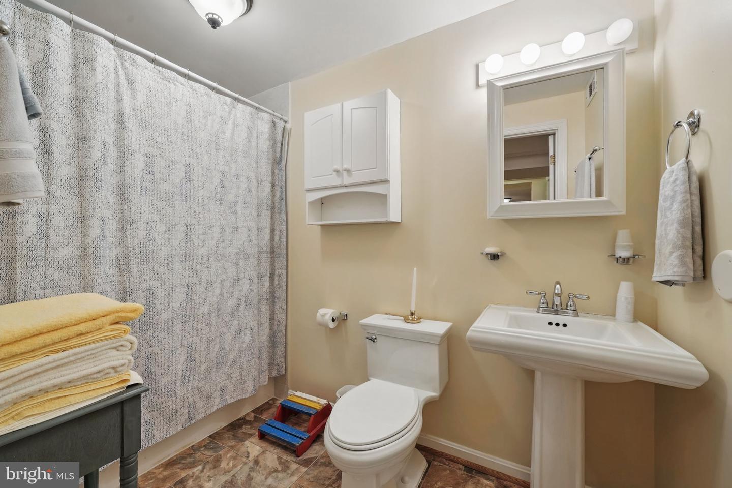 13461 POINT PLEASANT DR, CHANTILLY, Virginia 20151, 5 Bedrooms Bedrooms, ,3 BathroomsBathrooms,Residential,For sale,13461 POINT PLEASANT DR,VAFX2236428 MLS # VAFX2236428