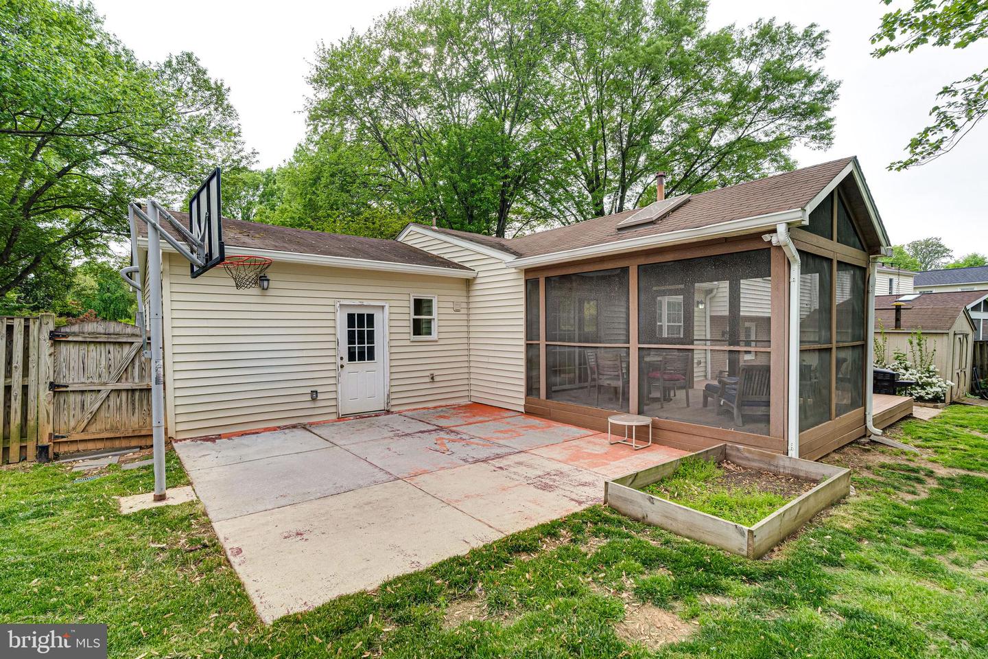 1837 SAINT BONIFACE ST, VIENNA, Virginia 22182, 4 Bedrooms Bedrooms, ,3 BathroomsBathrooms,Residential,For sale,1837 SAINT BONIFACE ST,VAFX2236440 MLS # VAFX2236440