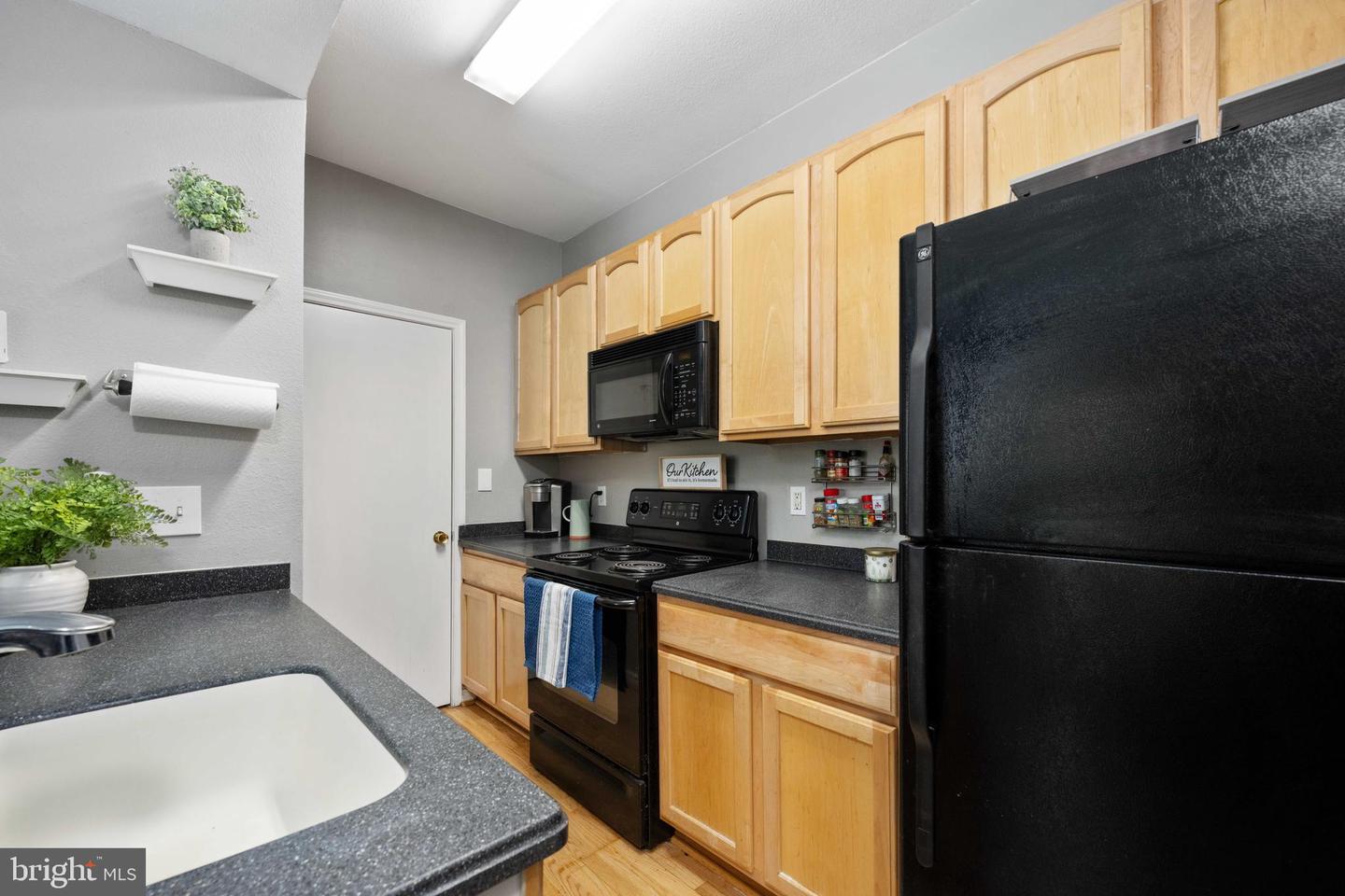 12152 PENDERVIEW TER #1322, FAIRFAX, Virginia 22033, 1 Bedroom Bedrooms, 3 Rooms Rooms,1 BathroomBathrooms,Residential,For sale,12152 PENDERVIEW TER #1322,VAFX2237192 MLS # VAFX2237192