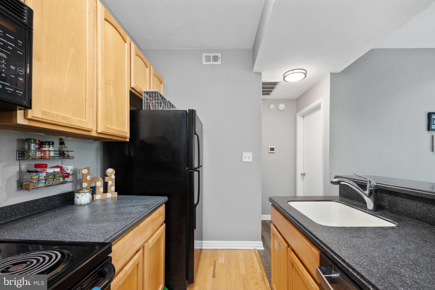 12152 PENDERVIEW TER #1322, FAIRFAX, Virginia 22033, 1 Bedroom Bedrooms, 3 Rooms Rooms,1 BathroomBathrooms,Residential,For sale,12152 PENDERVIEW TER #1322,VAFX2237192 MLS # VAFX2237192