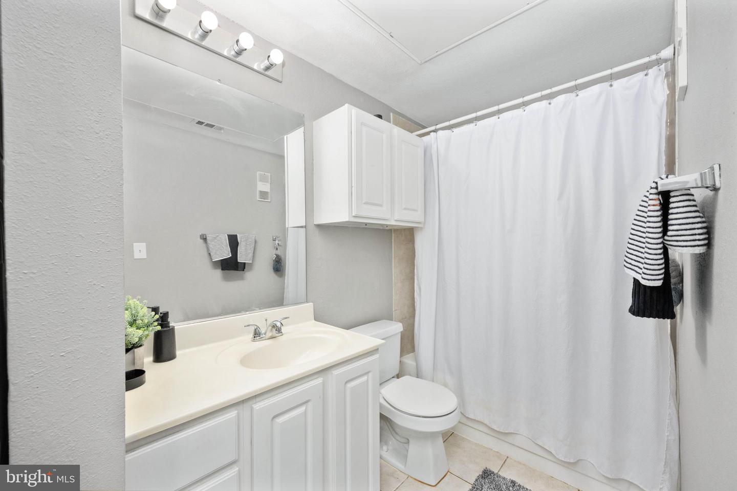 12152 PENDERVIEW TER #1322, FAIRFAX, Virginia 22033, 1 Bedroom Bedrooms, 3 Rooms Rooms,1 BathroomBathrooms,Residential,For sale,12152 PENDERVIEW TER #1322,VAFX2237192 MLS # VAFX2237192