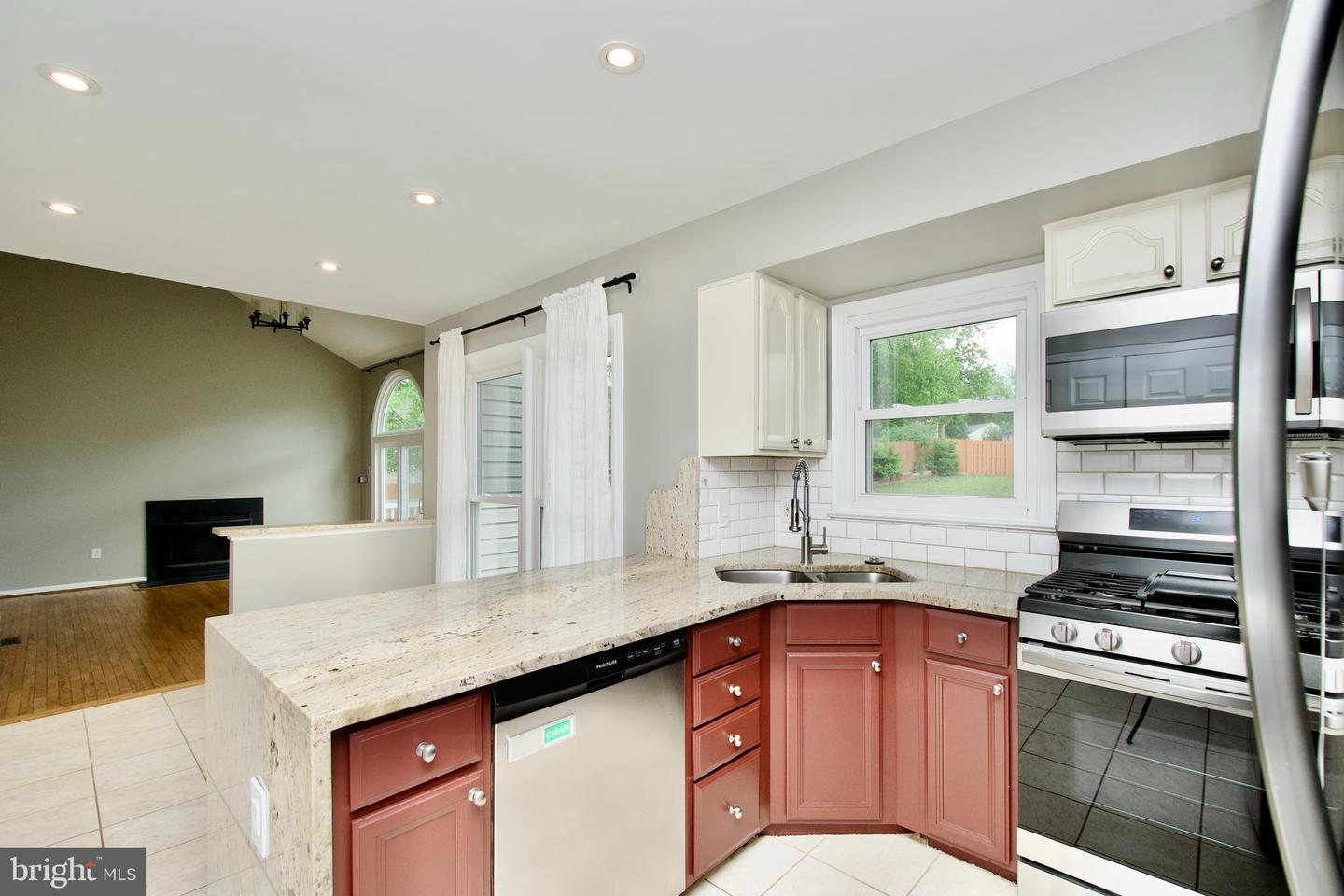 10505 MANOR VIEW PL, MANASSAS, Virginia 20110, 4 Bedrooms Bedrooms, ,2 BathroomsBathrooms,Residential,For sale,10505 MANOR VIEW PL,VAMN2008240 MLS # VAMN2008240