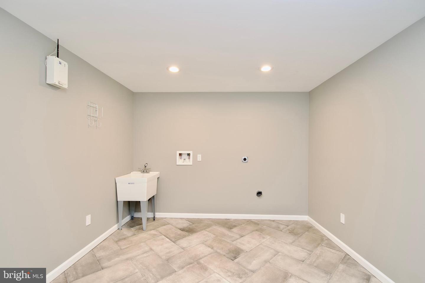 10505 MANOR VIEW PL, MANASSAS, Virginia 20110, 4 Bedrooms Bedrooms, ,2 BathroomsBathrooms,Residential,For sale,10505 MANOR VIEW PL,VAMN2008240 MLS # VAMN2008240