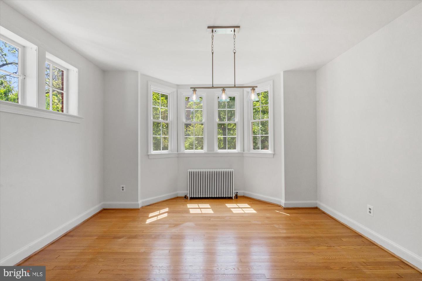 3512 9TH ST S, ARLINGTON, Virginia 22204, 4 Bedrooms Bedrooms, ,1 BathroomBathrooms,Residential,For sale,3512 9TH ST S,VAAR2056594 MLS # VAAR2056594