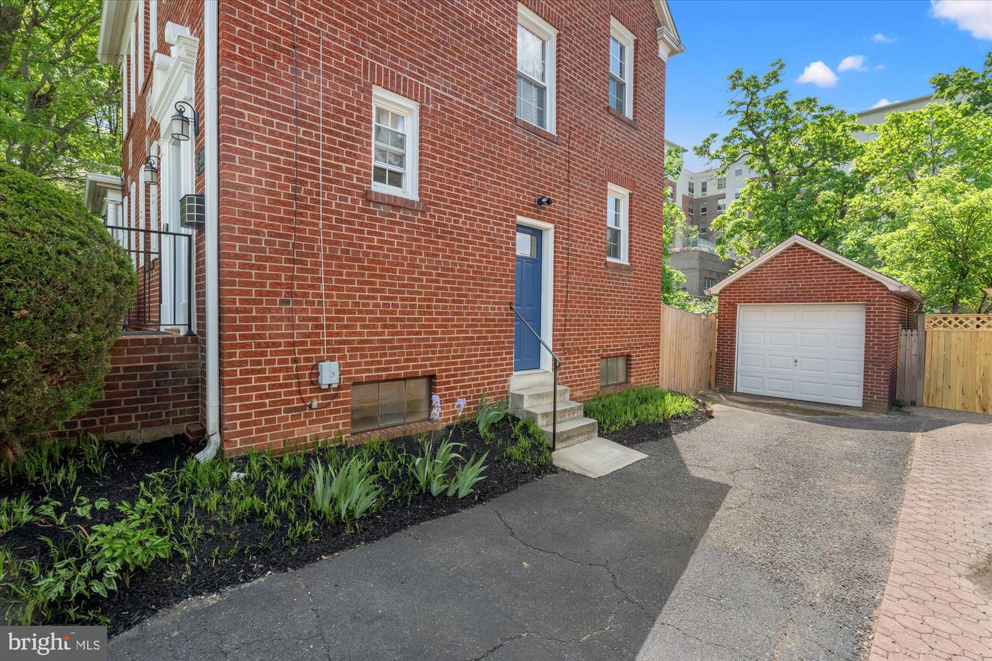 3512 9TH ST S, ARLINGTON, Virginia 22204, 4 Bedrooms Bedrooms, ,1 BathroomBathrooms,Residential,For sale,3512 9TH ST S,VAAR2056594 MLS # VAAR2056594