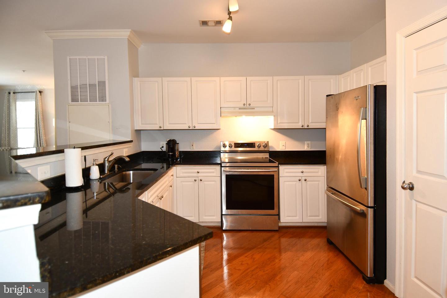 3009 NICOSH CIR #4201, FALLS CHURCH, Virginia 22042, 2 Bedrooms Bedrooms, ,2 BathroomsBathrooms,Residential,For sale,3009 NICOSH CIR #4201,VAFX2236830 MLS # VAFX2236830
