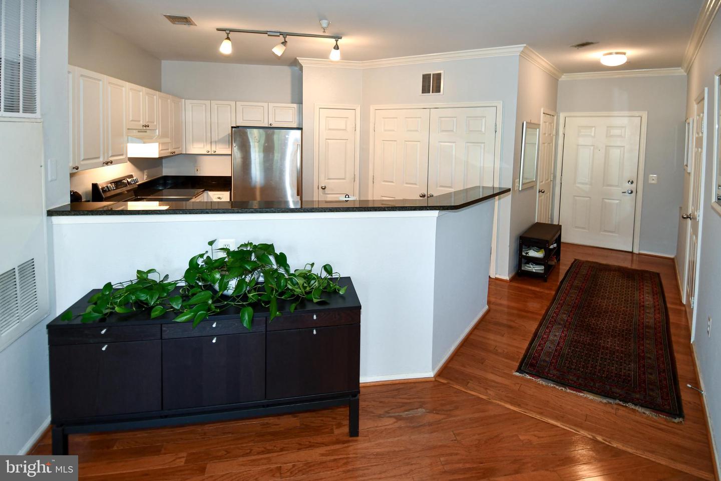 3009 NICOSH CIR #4201, FALLS CHURCH, Virginia 22042, 2 Bedrooms Bedrooms, ,2 BathroomsBathrooms,Residential,For sale,3009 NICOSH CIR #4201,VAFX2236830 MLS # VAFX2236830