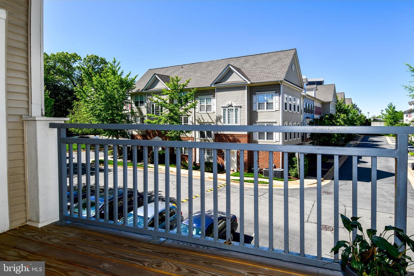 3009 NICOSH CIR #4201, FALLS CHURCH, Virginia 22042, 2 Bedrooms Bedrooms, ,2 BathroomsBathrooms,Residential,For sale,3009 NICOSH CIR #4201,VAFX2236830 MLS # VAFX2236830