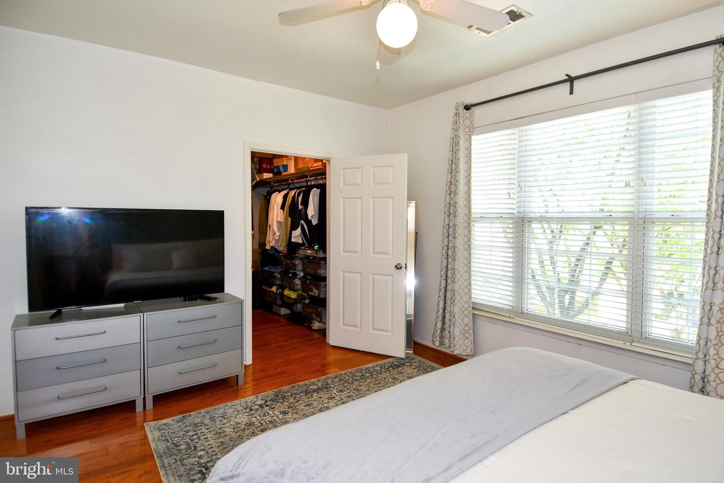 3009 NICOSH CIR #4201, FALLS CHURCH, Virginia 22042, 2 Bedrooms Bedrooms, ,2 BathroomsBathrooms,Residential,For sale,3009 NICOSH CIR #4201,VAFX2236830 MLS # VAFX2236830