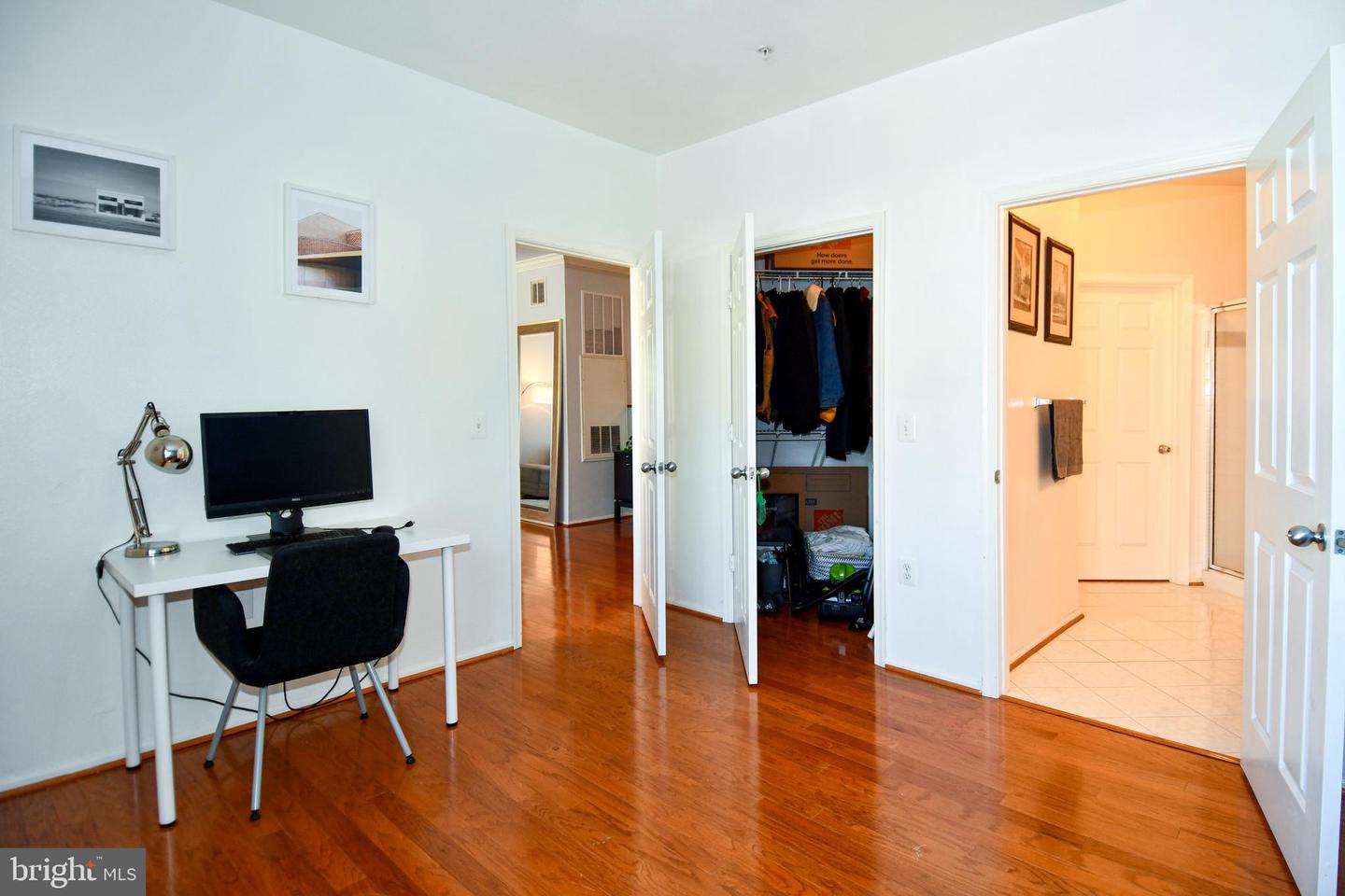 3009 NICOSH CIR #4201, FALLS CHURCH, Virginia 22042, 2 Bedrooms Bedrooms, ,2 BathroomsBathrooms,Residential,For sale,3009 NICOSH CIR #4201,VAFX2236830 MLS # VAFX2236830