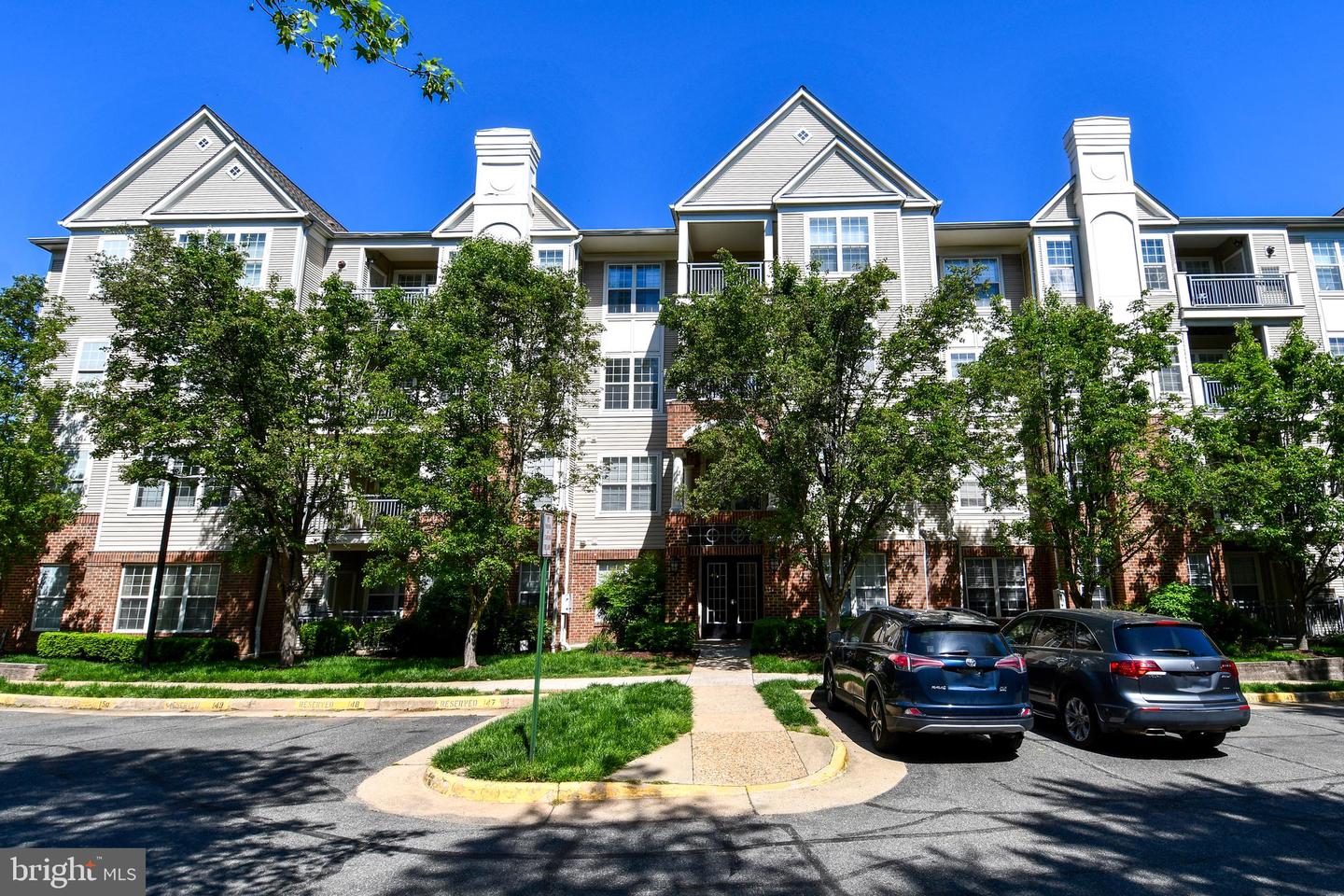 3009 NICOSH CIR #4201, FALLS CHURCH, Virginia 22042, 2 Bedrooms Bedrooms, ,2 BathroomsBathrooms,Residential,For sale,3009 NICOSH CIR #4201,VAFX2236830 MLS # VAFX2236830