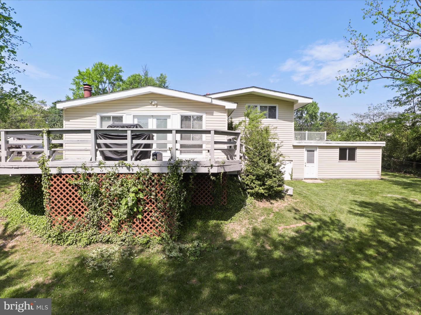 4103 IVANHOE LN, ALEXANDRIA, Virginia 22310, 5 Bedrooms Bedrooms, ,2 BathroomsBathrooms,Residential,For sale,4103 IVANHOE LN,VAFX2236918 MLS # VAFX2236918