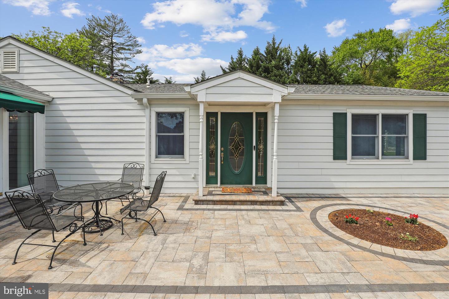 6516 ELMDALE RD, ALEXANDRIA, Virginia 22312, 5 Bedrooms Bedrooms, ,3 BathroomsBathrooms,Residential,For sale,6516 ELMDALE RD,VAFX2236676 MLS # VAFX2236676