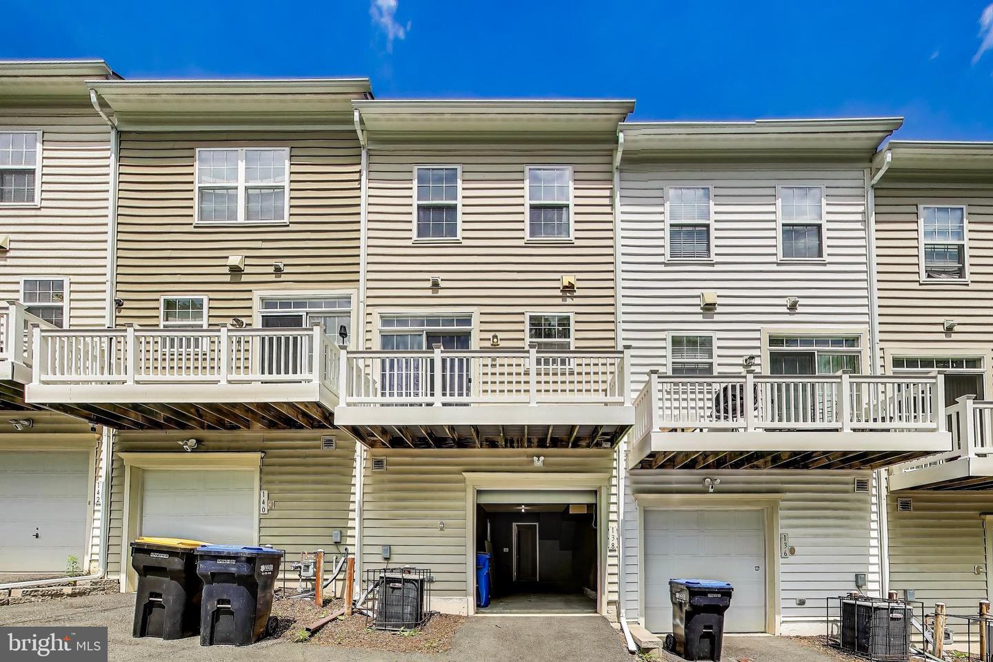 138 DANBURY ST SW, WASHINGTON, District Of Columbia 20032, 3 Bedrooms Bedrooms, ,2 BathroomsBathrooms,Residential,For sale,138 DANBURY ST SW,DCDC2197590 MLS # DCDC2197590