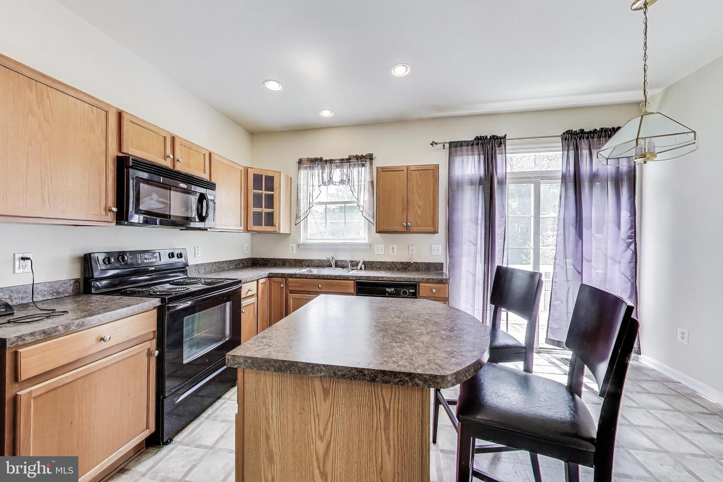 138 DANBURY ST SW, WASHINGTON, District Of Columbia 20032, 3 Bedrooms Bedrooms, ,2 BathroomsBathrooms,Residential,For sale,138 DANBURY ST SW,DCDC2197590 MLS # DCDC2197590