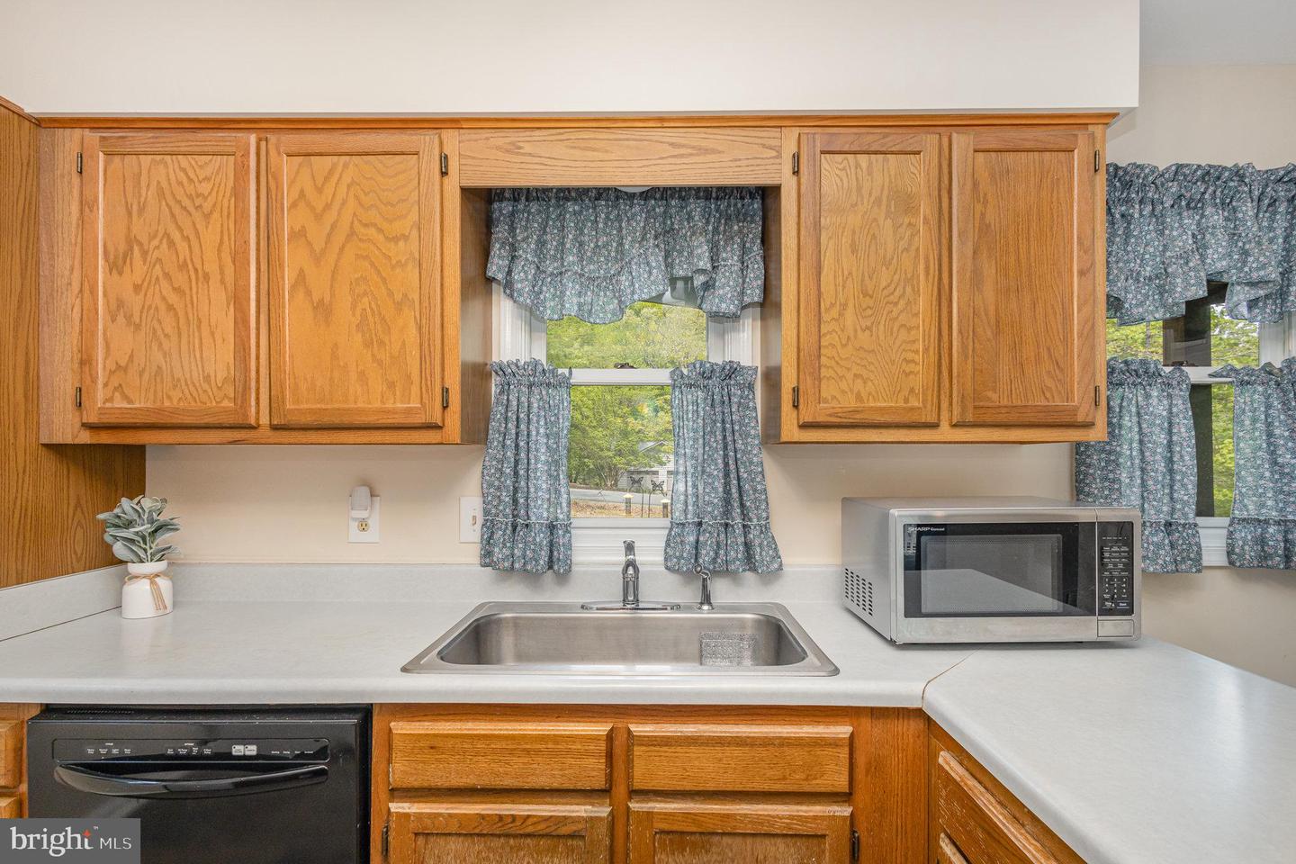 23 W LAKE FOREST DR, PALMYRA, Virginia 22963, 3 Bedrooms Bedrooms, ,1 BathroomBathrooms,Residential,For sale,23 W LAKE FOREST DR,VAFN2000462 MLS # VAFN2000462