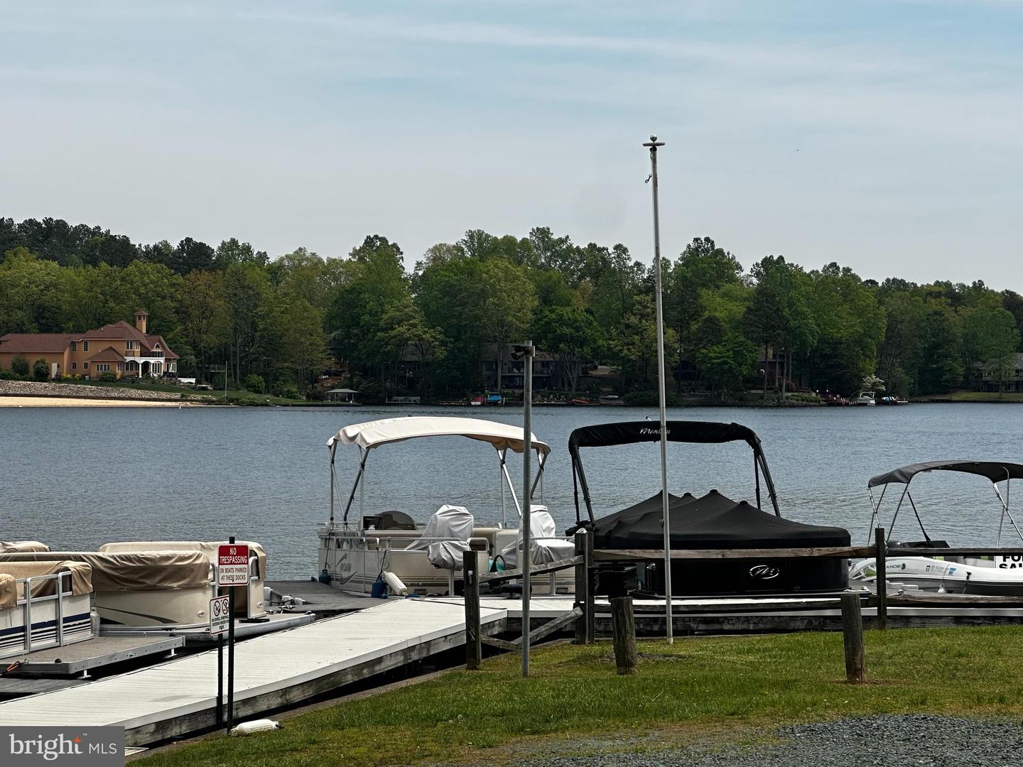 23 W LAKE FOREST DR, PALMYRA, Virginia 22963, 3 Bedrooms Bedrooms, ,1 BathroomBathrooms,Residential,For sale,23 W LAKE FOREST DR,VAFN2000462 MLS # VAFN2000462