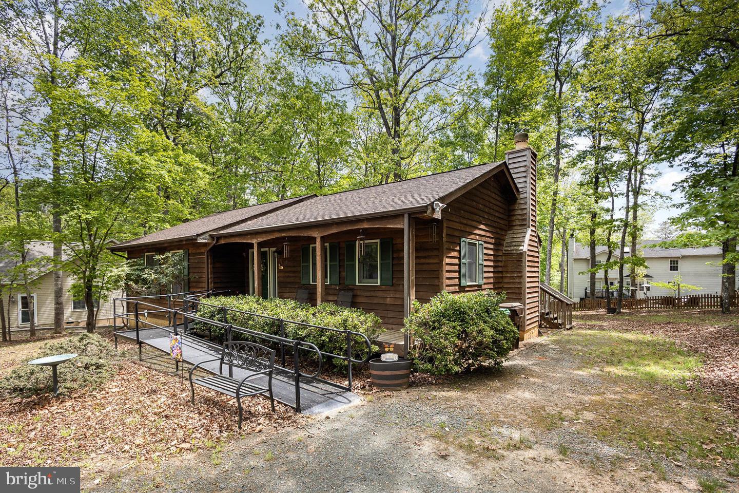23 W LAKE FOREST DR, PALMYRA, Virginia 22963, 3 Bedrooms Bedrooms, ,1 BathroomBathrooms,Residential,For sale,23 W LAKE FOREST DR,VAFN2000462 MLS # VAFN2000462