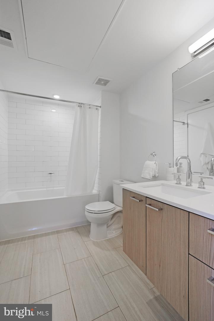 515 N WASHINGTON ST #404, ALEXANDRIA, Virginia 22314, 2 Bedrooms Bedrooms, ,2 BathroomsBathrooms,Residential,For sale,515 N WASHINGTON ST #404,VAAX2044710 MLS # VAAX2044710