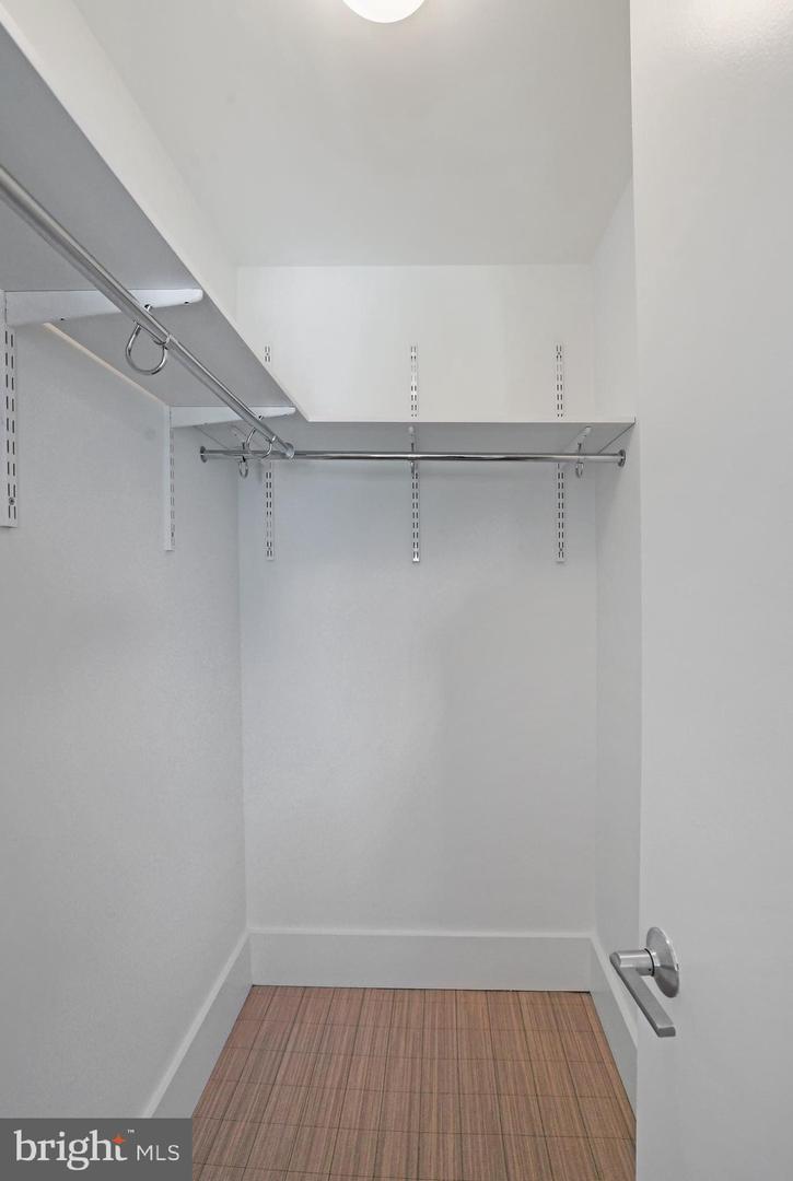 515 N WASHINGTON ST #404, ALEXANDRIA, Virginia 22314, 2 Bedrooms Bedrooms, ,2 BathroomsBathrooms,Residential,For sale,515 N WASHINGTON ST #404,VAAX2044710 MLS # VAAX2044710