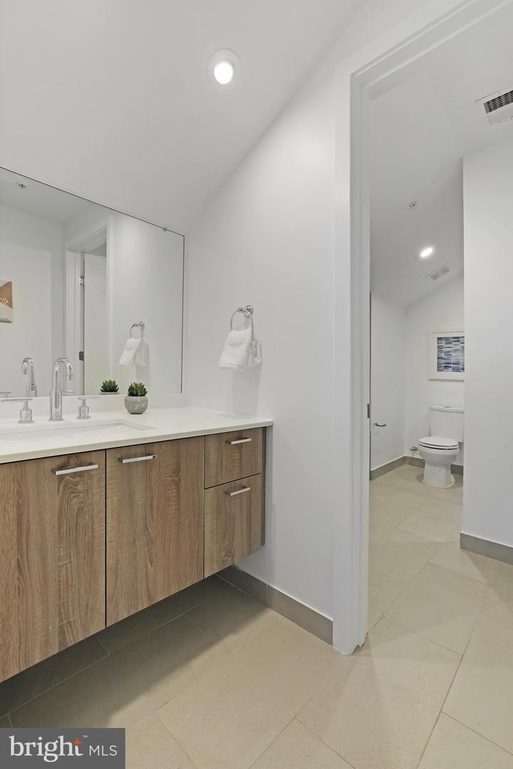 515 N WASHINGTON ST #404, ALEXANDRIA, Virginia 22314, 2 Bedrooms Bedrooms, ,2 BathroomsBathrooms,Residential,For sale,515 N WASHINGTON ST #404,VAAX2044710 MLS # VAAX2044710
