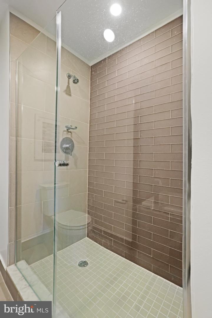 515 N WASHINGTON ST #404, ALEXANDRIA, Virginia 22314, 2 Bedrooms Bedrooms, ,2 BathroomsBathrooms,Residential,For sale,515 N WASHINGTON ST #404,VAAX2044710 MLS # VAAX2044710