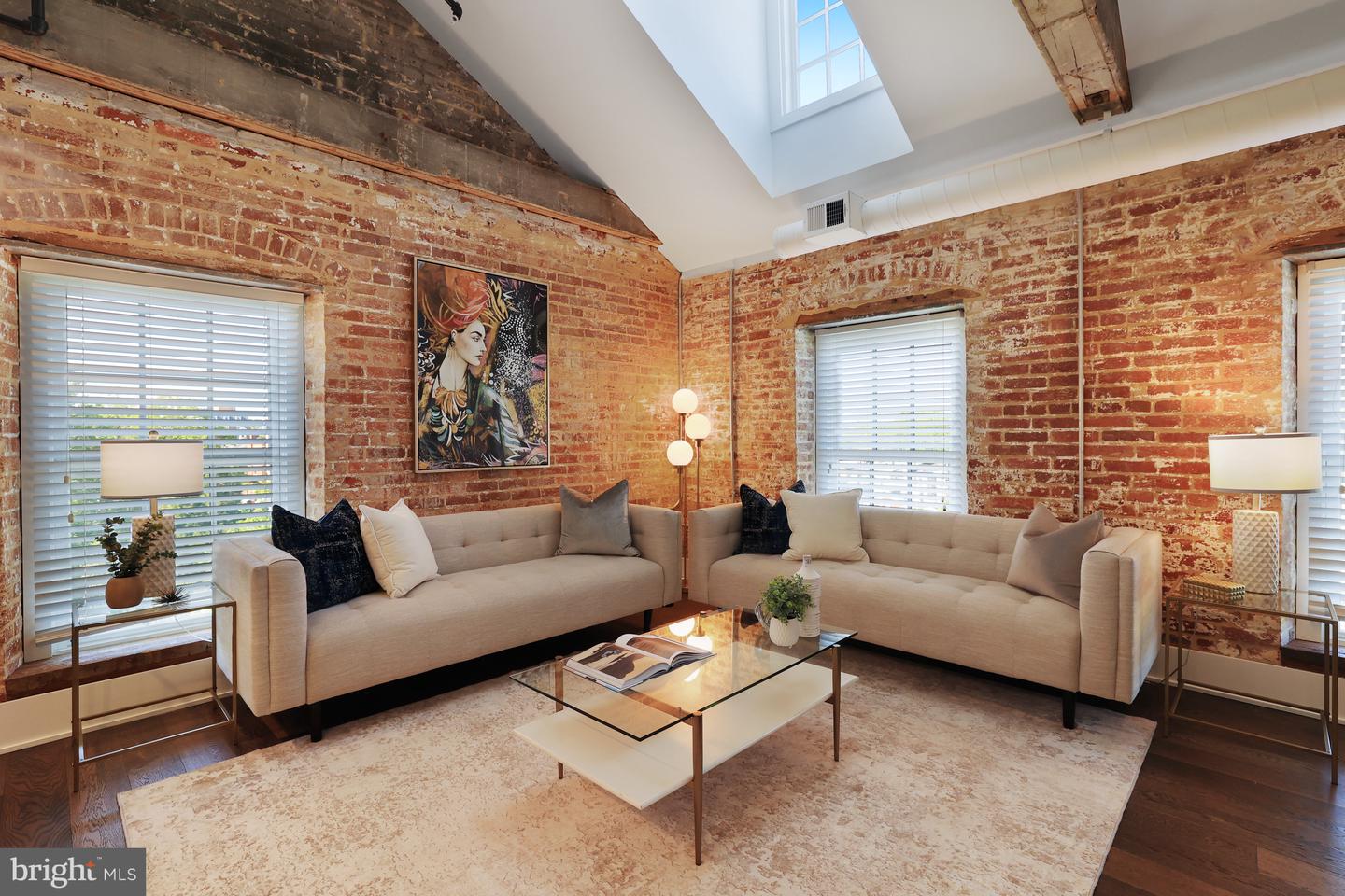 515 N WASHINGTON ST #404, ALEXANDRIA, Virginia 22314, 2 Bedrooms Bedrooms, ,2 BathroomsBathrooms,Residential,For sale,515 N WASHINGTON ST #404,VAAX2044710 MLS # VAAX2044710