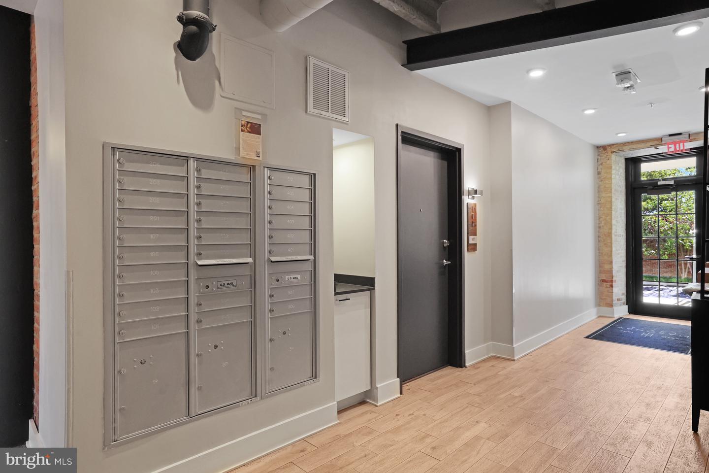 515 N WASHINGTON ST #404, ALEXANDRIA, Virginia 22314, 2 Bedrooms Bedrooms, ,2 BathroomsBathrooms,Residential,For sale,515 N WASHINGTON ST #404,VAAX2044710 MLS # VAAX2044710