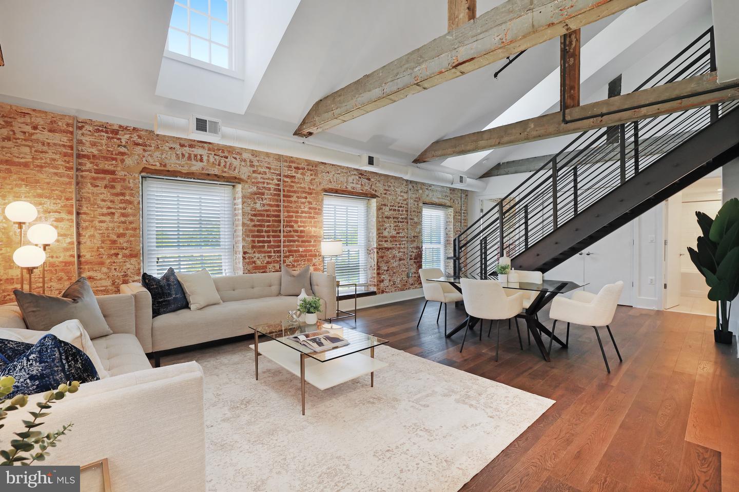 515 N WASHINGTON ST #404, ALEXANDRIA, Virginia 22314, 2 Bedrooms Bedrooms, ,2 BathroomsBathrooms,Residential,For sale,515 N WASHINGTON ST #404,VAAX2044710 MLS # VAAX2044710
