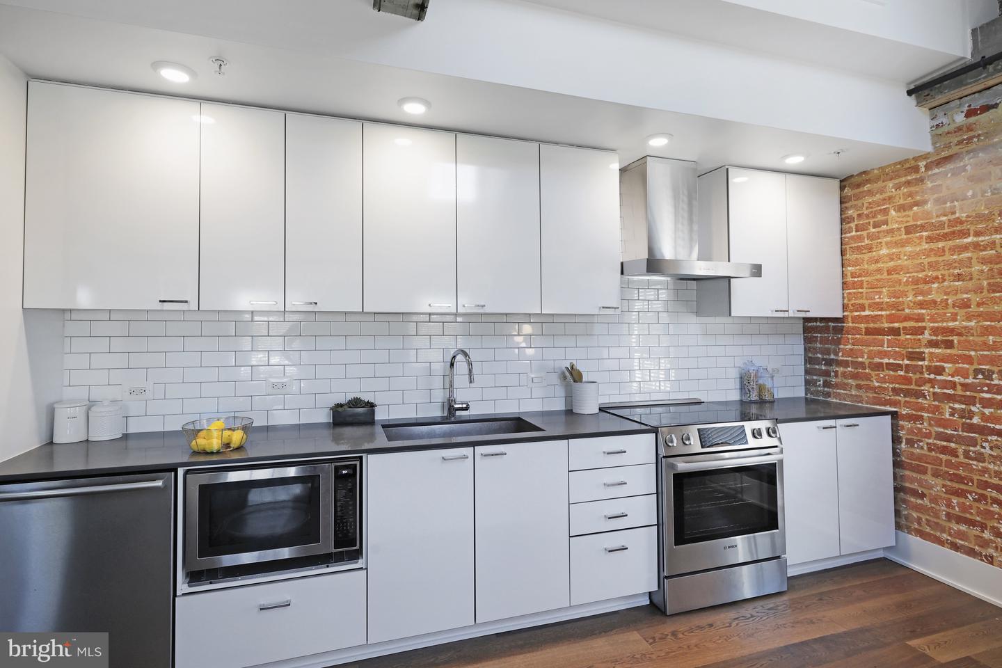 515 N WASHINGTON ST #404, ALEXANDRIA, Virginia 22314, 2 Bedrooms Bedrooms, ,2 BathroomsBathrooms,Residential,For sale,515 N WASHINGTON ST #404,VAAX2044710 MLS # VAAX2044710