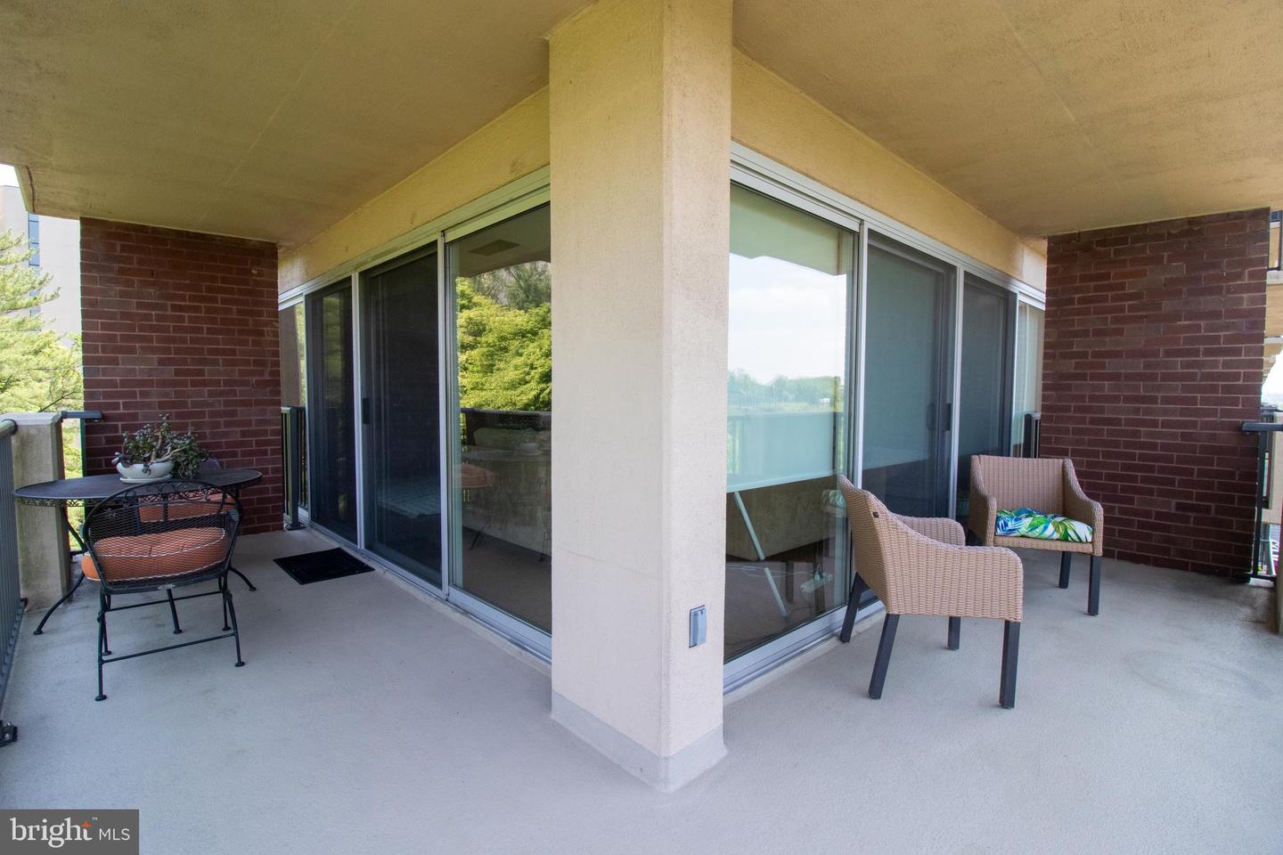 1300 ARMY NAVY DR #709, ARLINGTON, Virginia 22202, 2 Bedrooms Bedrooms, ,2 BathroomsBathrooms,Residential,For sale,1300 ARMY NAVY DR #709,VAAR2056650 MLS # VAAR2056650