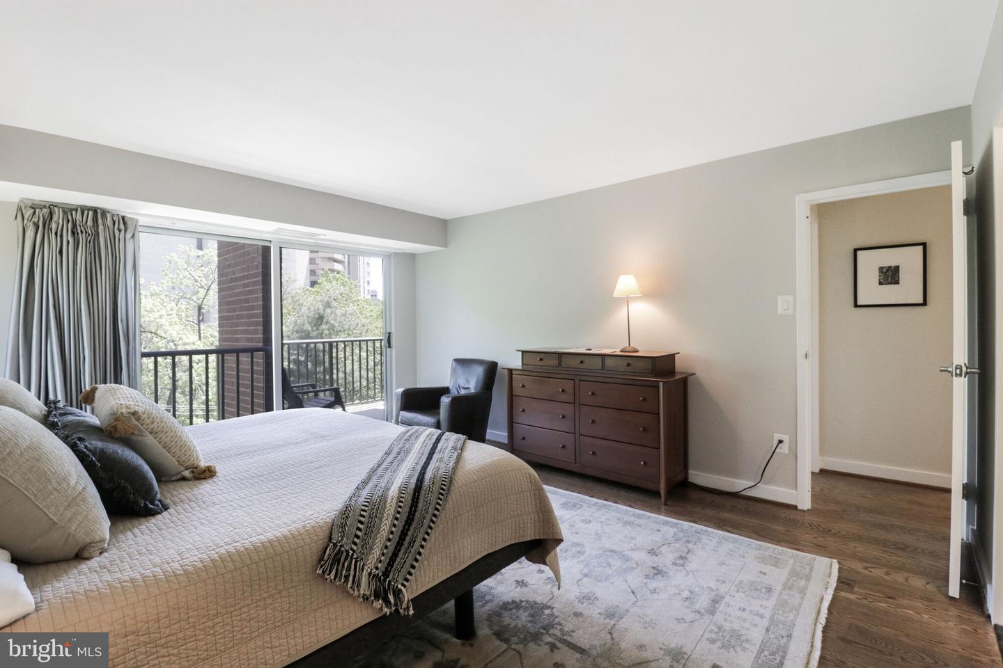1300 ARMY NAVY DR #709, ARLINGTON, Virginia 22202, 2 Bedrooms Bedrooms, ,2 BathroomsBathrooms,Residential,For sale,1300 ARMY NAVY DR #709,VAAR2056650 MLS # VAAR2056650