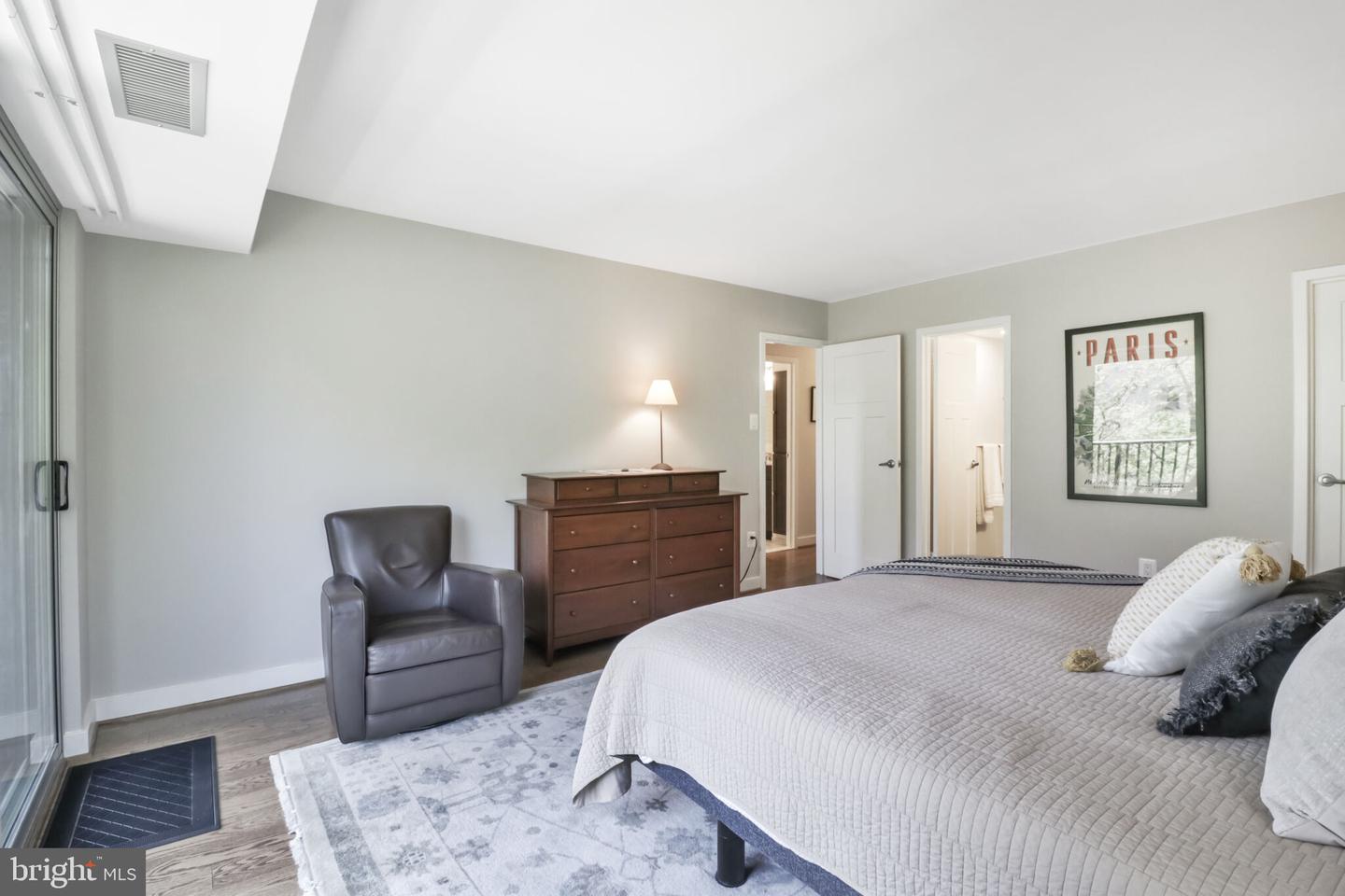 1300 ARMY NAVY DR #709, ARLINGTON, Virginia 22202, 2 Bedrooms Bedrooms, ,2 BathroomsBathrooms,Residential,For sale,1300 ARMY NAVY DR #709,VAAR2056650 MLS # VAAR2056650