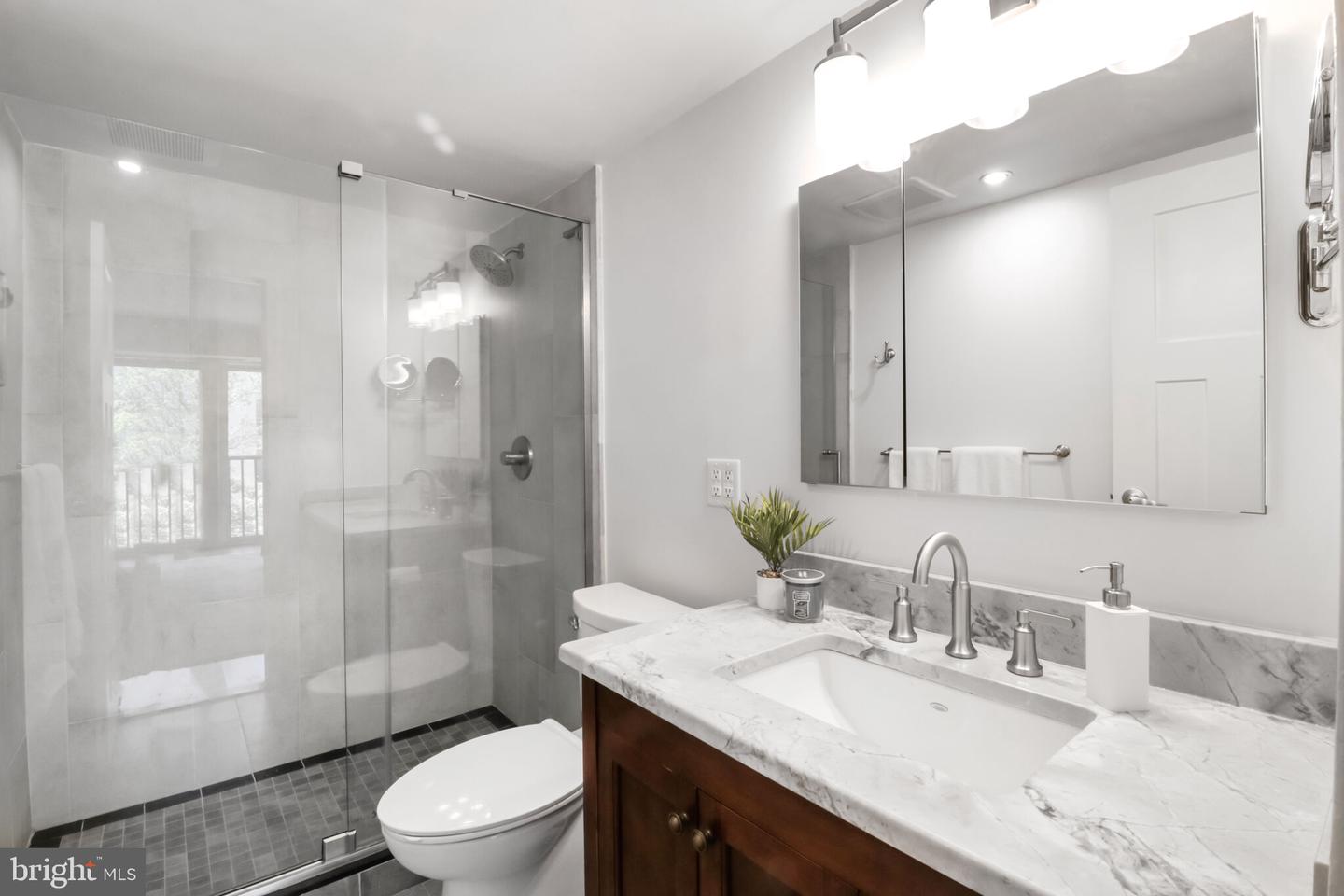 1300 ARMY NAVY DR #709, ARLINGTON, Virginia 22202, 2 Bedrooms Bedrooms, ,2 BathroomsBathrooms,Residential,For sale,1300 ARMY NAVY DR #709,VAAR2056650 MLS # VAAR2056650