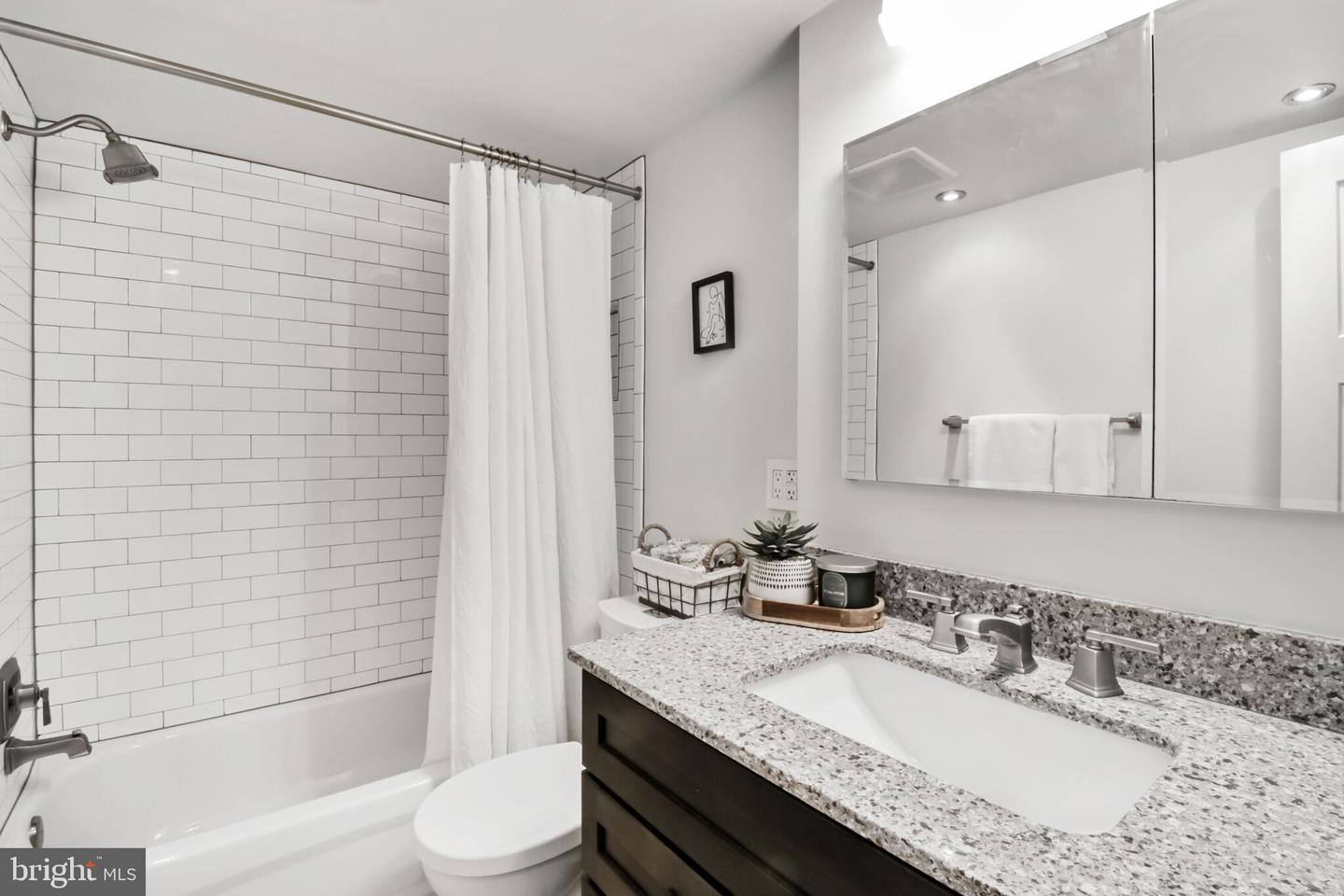 1300 ARMY NAVY DR #709, ARLINGTON, Virginia 22202, 2 Bedrooms Bedrooms, ,2 BathroomsBathrooms,Residential,For sale,1300 ARMY NAVY DR #709,VAAR2056650 MLS # VAAR2056650