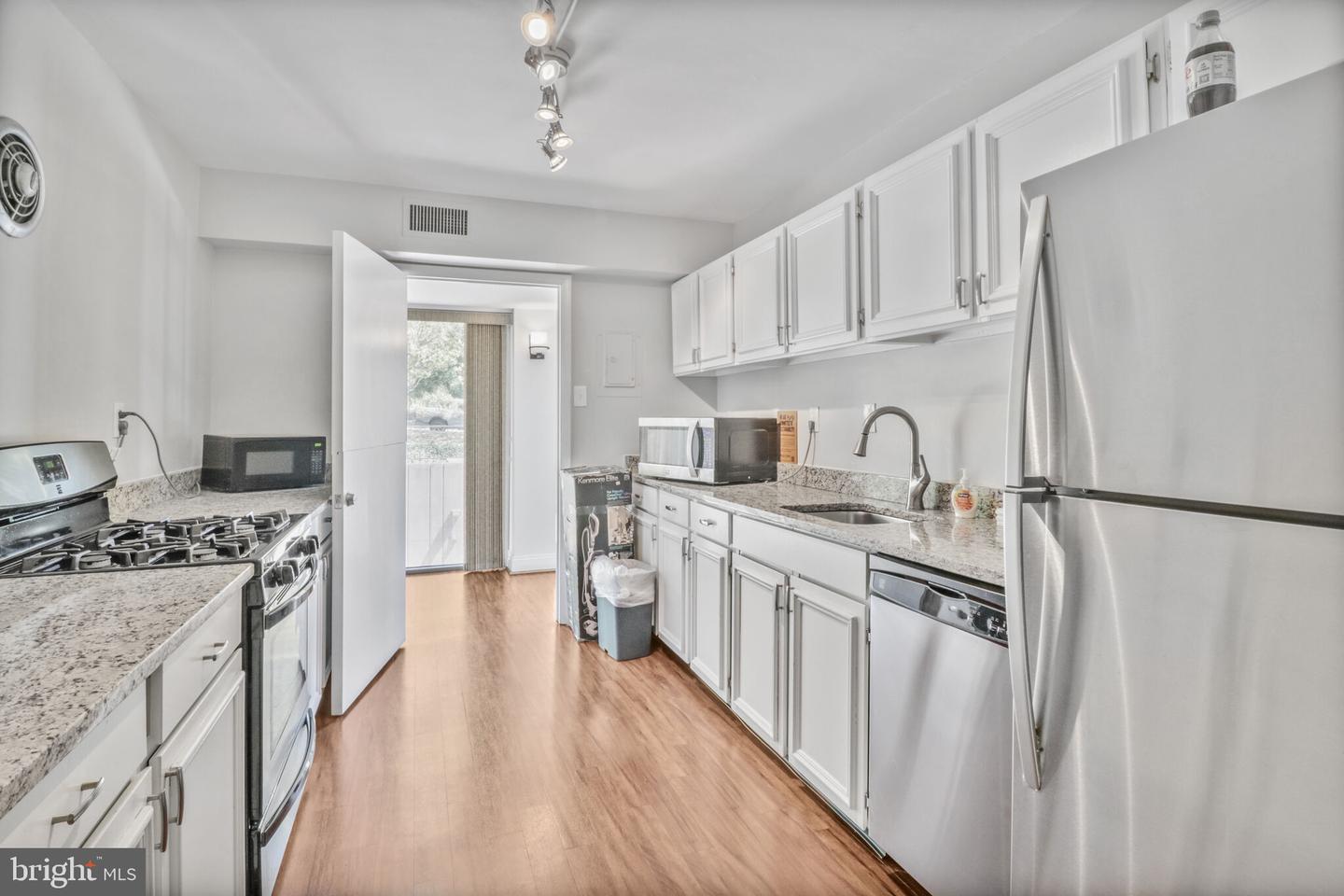 1300 ARMY NAVY DR #709, ARLINGTON, Virginia 22202, 2 Bedrooms Bedrooms, ,2 BathroomsBathrooms,Residential,For sale,1300 ARMY NAVY DR #709,VAAR2056650 MLS # VAAR2056650