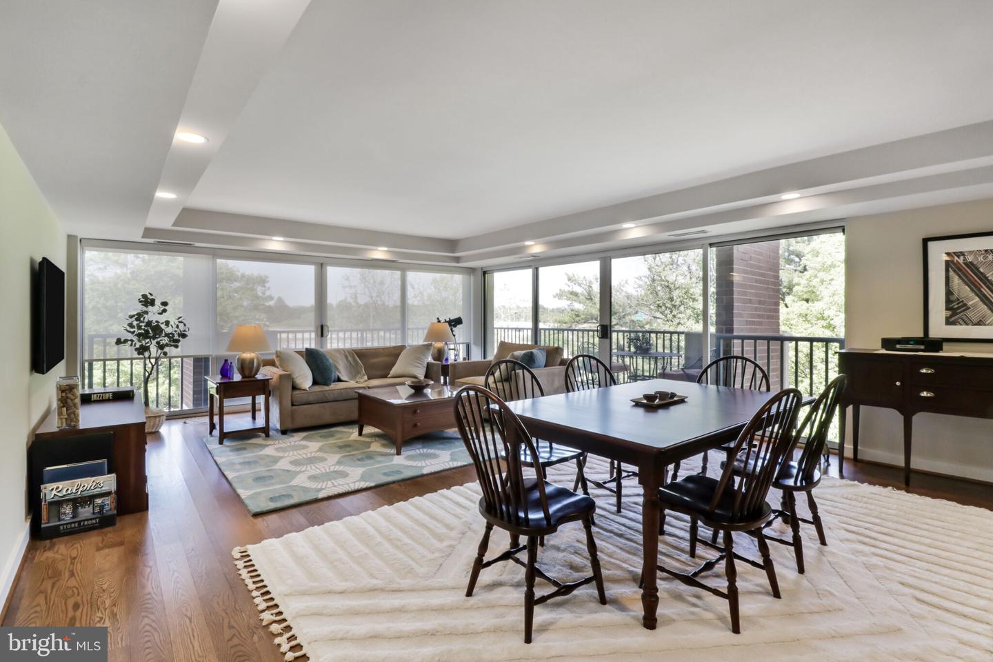 1300 ARMY NAVY DR #709, ARLINGTON, Virginia 22202, 2 Bedrooms Bedrooms, ,2 BathroomsBathrooms,Residential,For sale,1300 ARMY NAVY DR #709,VAAR2056650 MLS # VAAR2056650